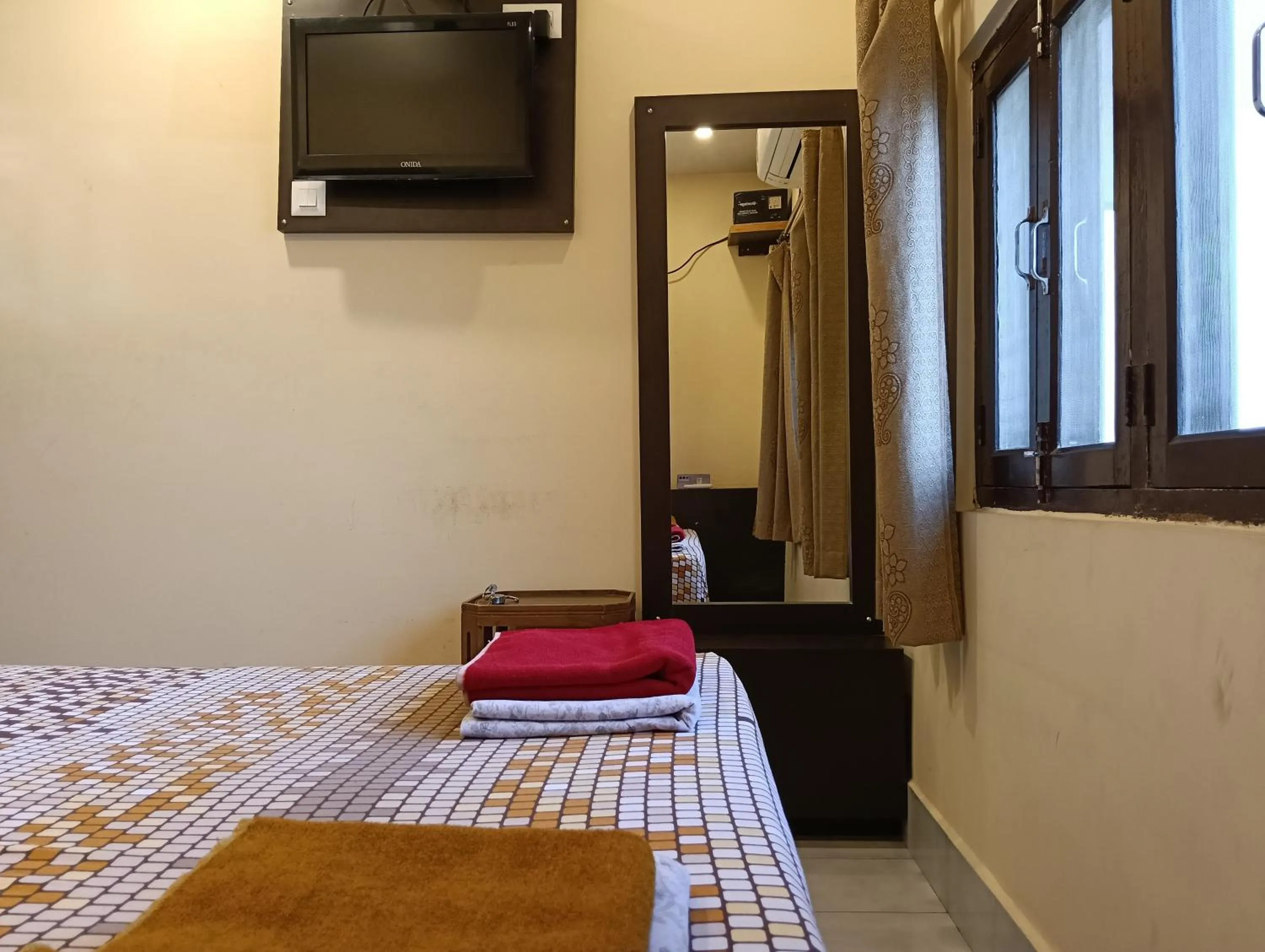 View (from property/room), Bed in Scindhia Guest House