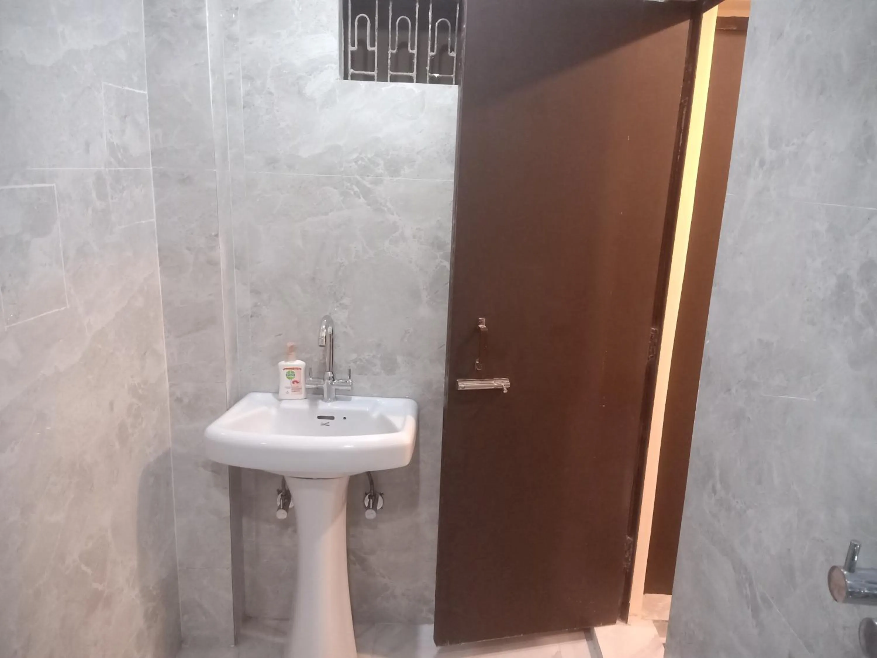 Bathroom in Scindhia Guest House