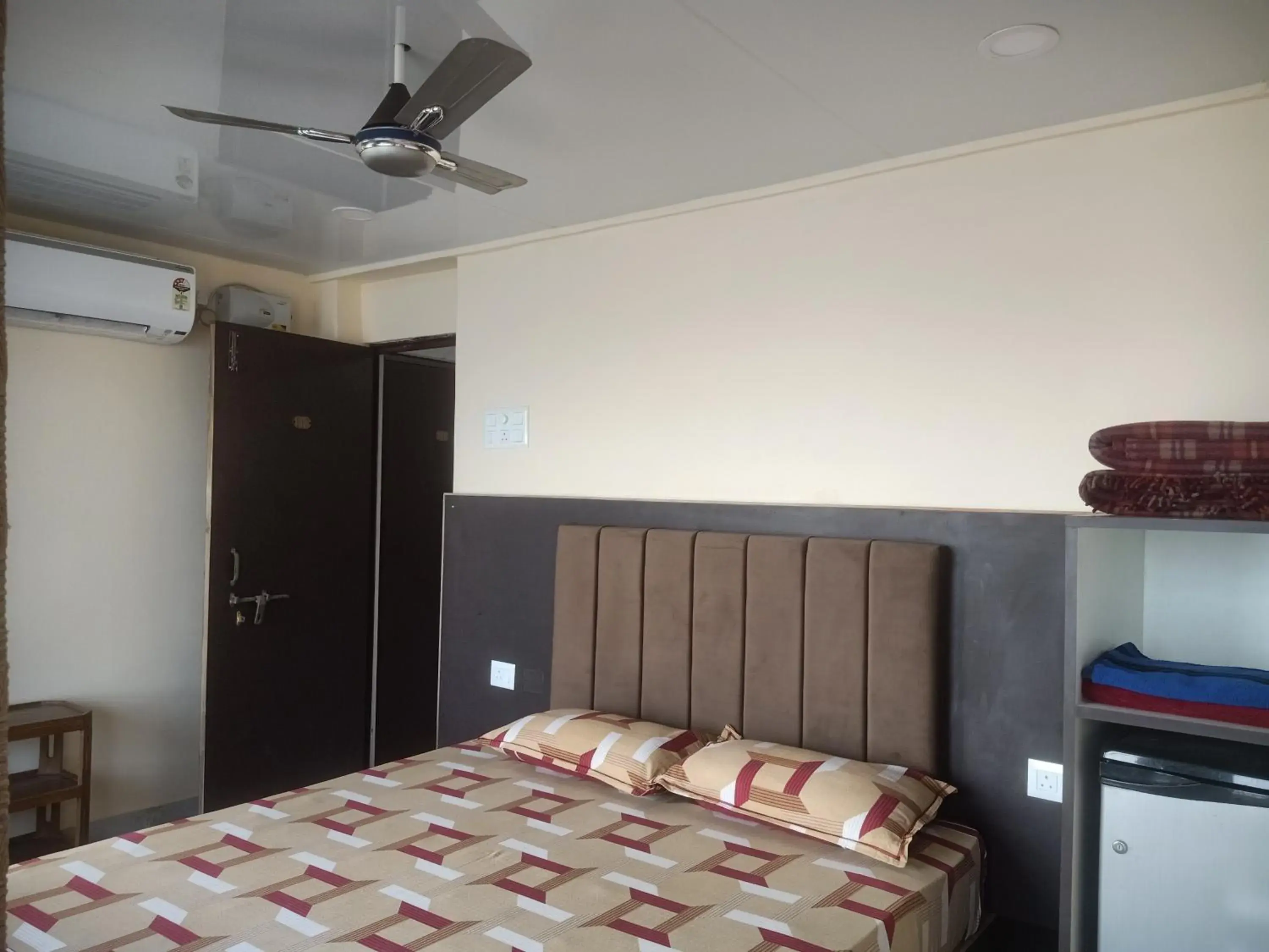 Bedroom, Bed in Scindhia Guest House Bedroom, Bed in Scindhia Guest House