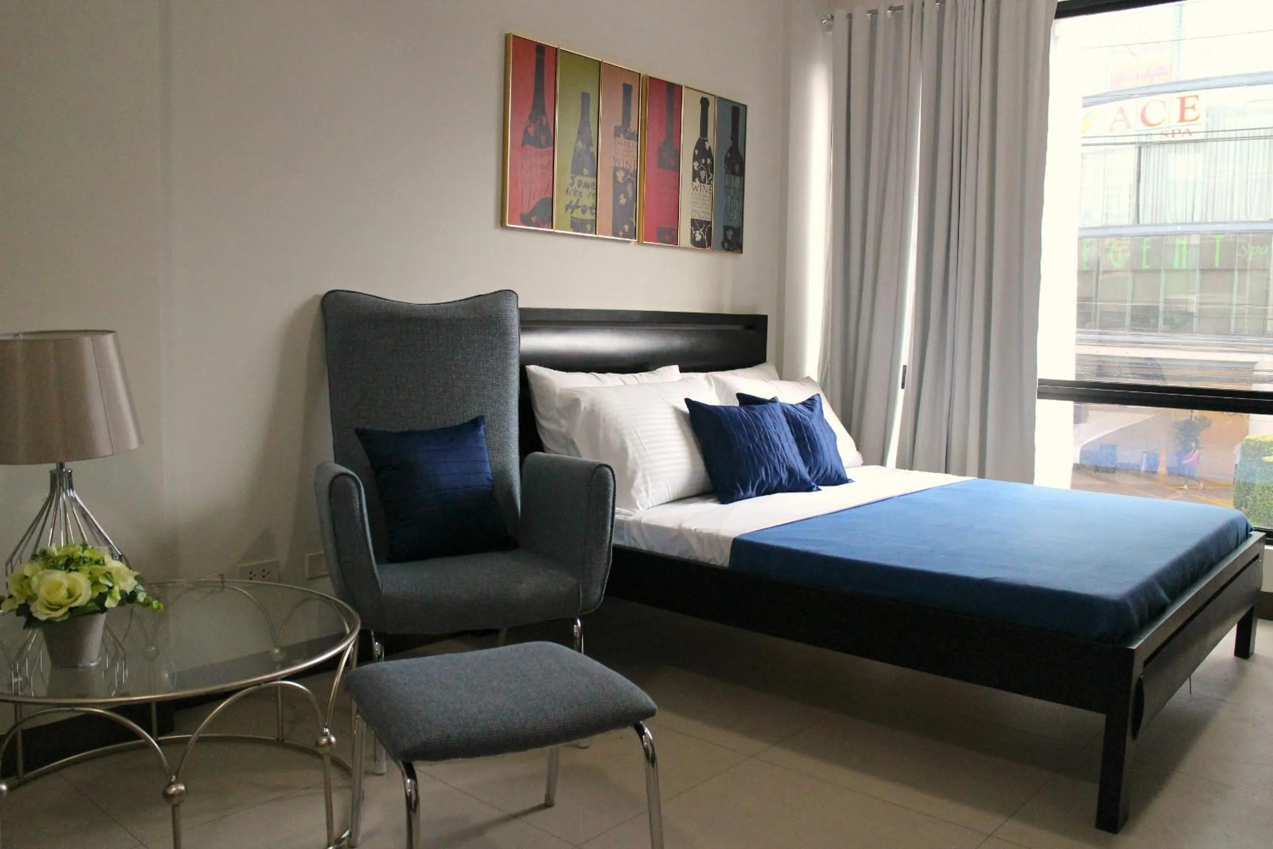 Shower, Bed in Ortigas Budget Hotel - Kapitolyo