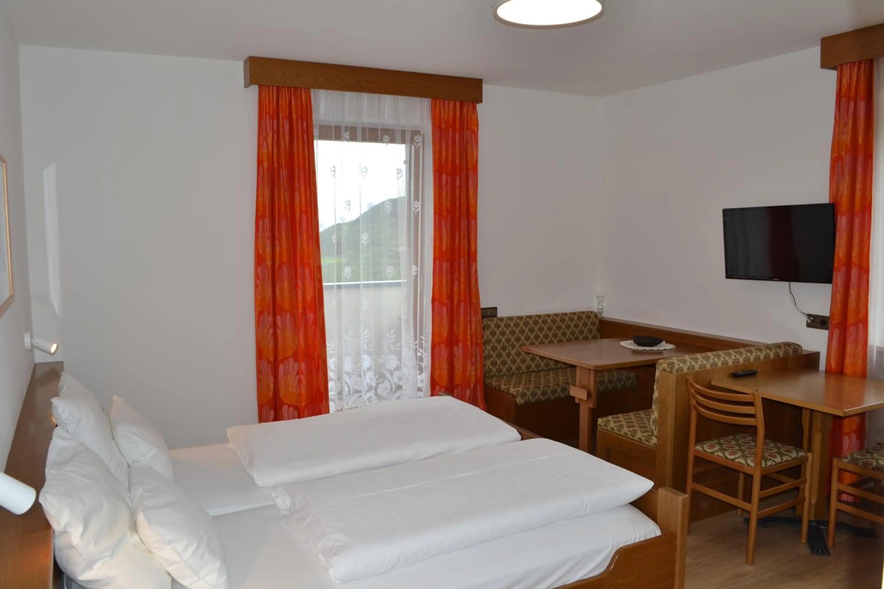 Bed in Gasthof Pizzeria Unterwirt