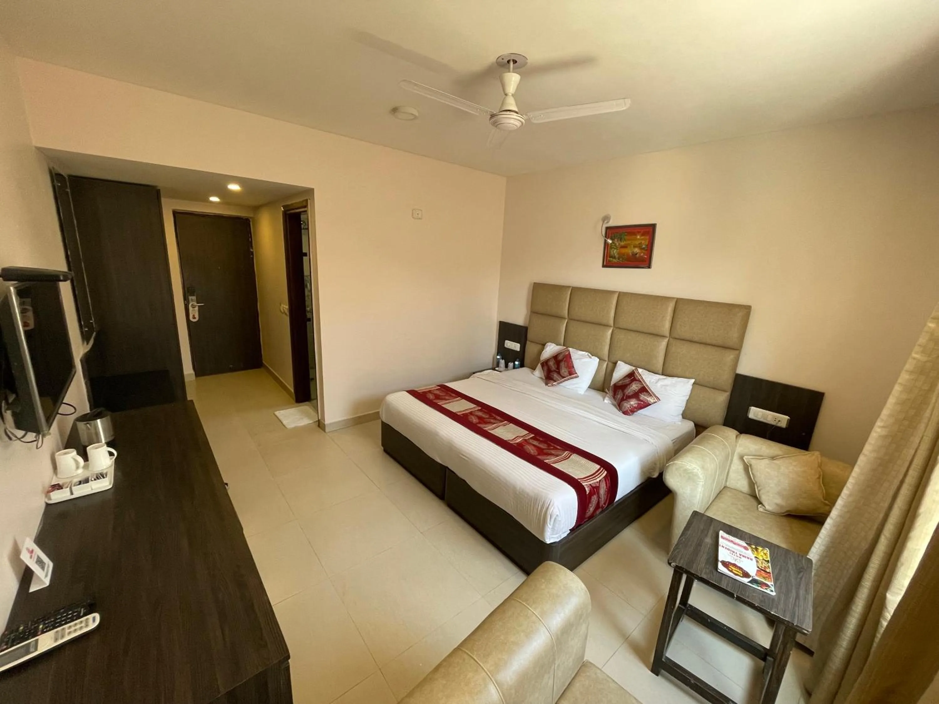 Photo of the whole room, Bed in Rama Trident, Katra