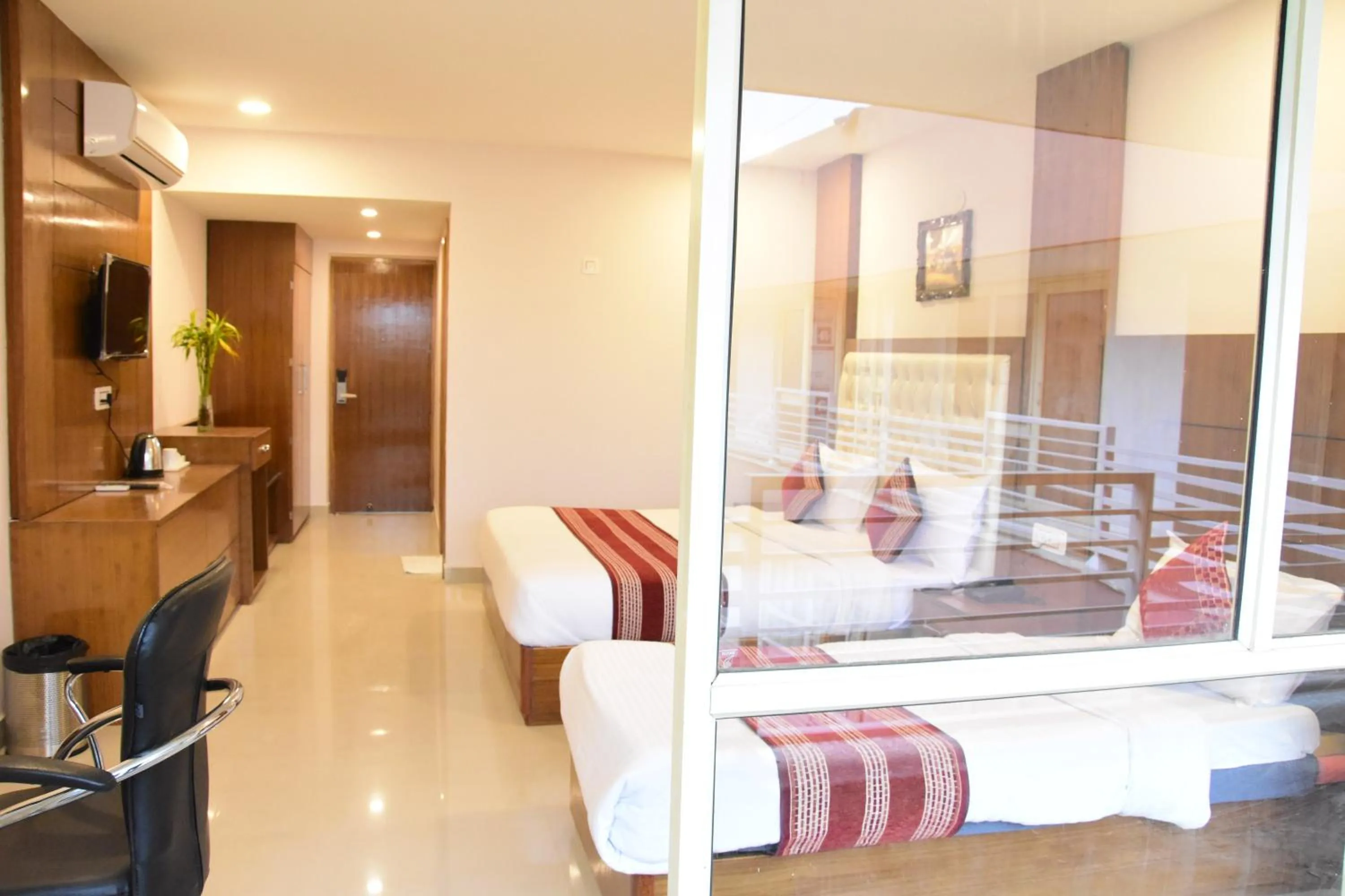 Photo of the whole room in Rama Trident, Katra