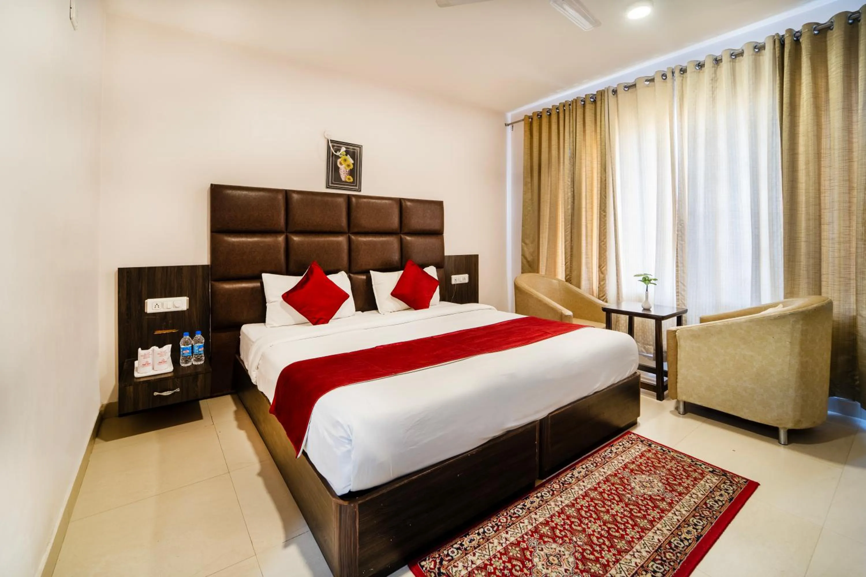 Photo of the whole room, Bed in Rama Trident, Katra