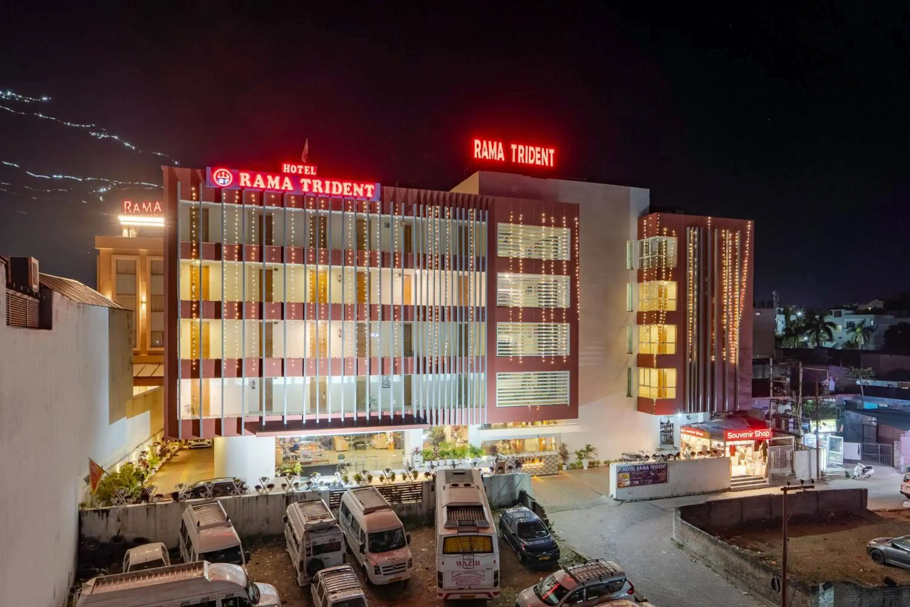 Property building in Rama Trident, Katra Property building in Rama Trident, Katra