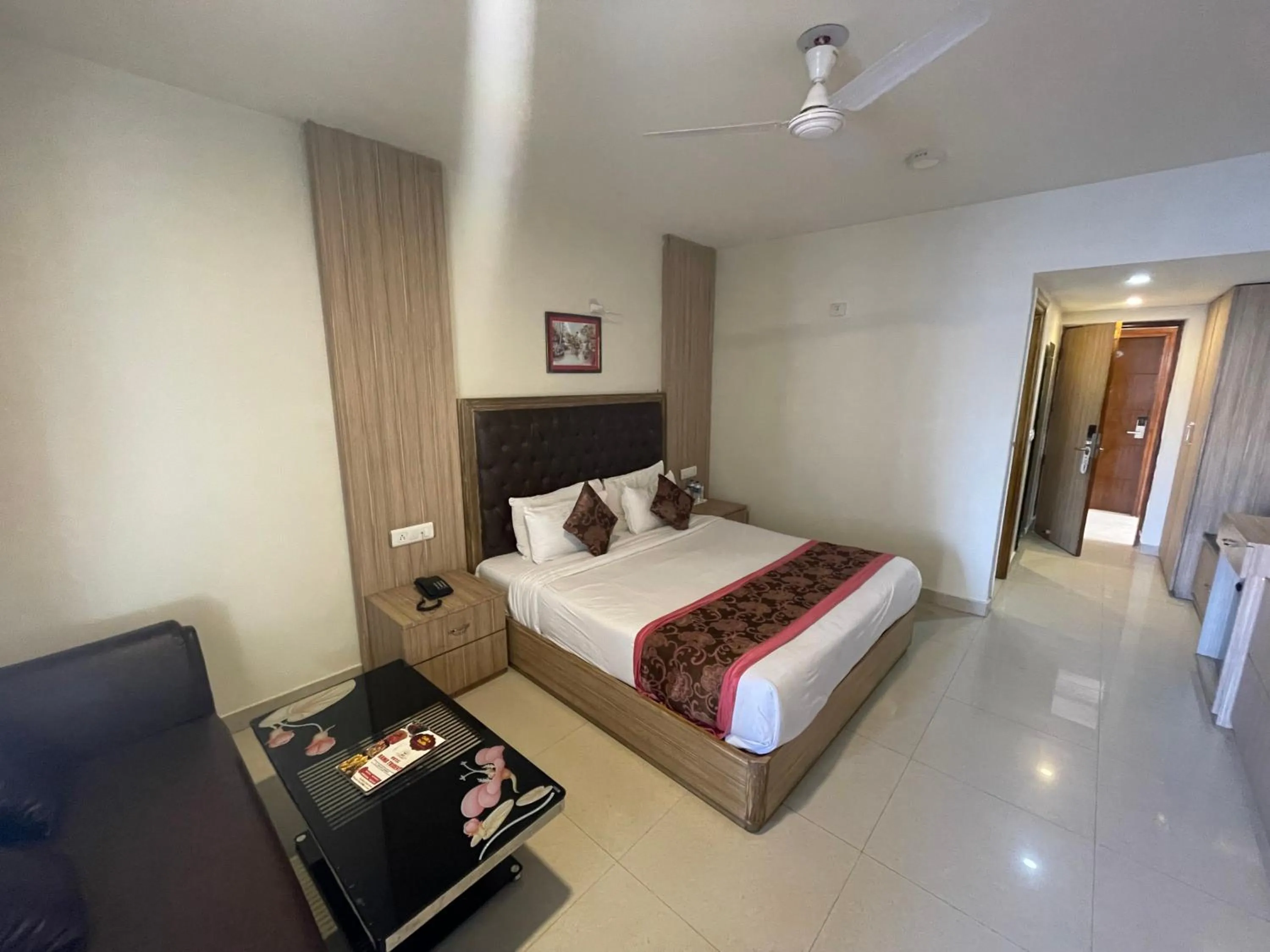 Photo of the whole room, Bed in Rama Trident, Katra