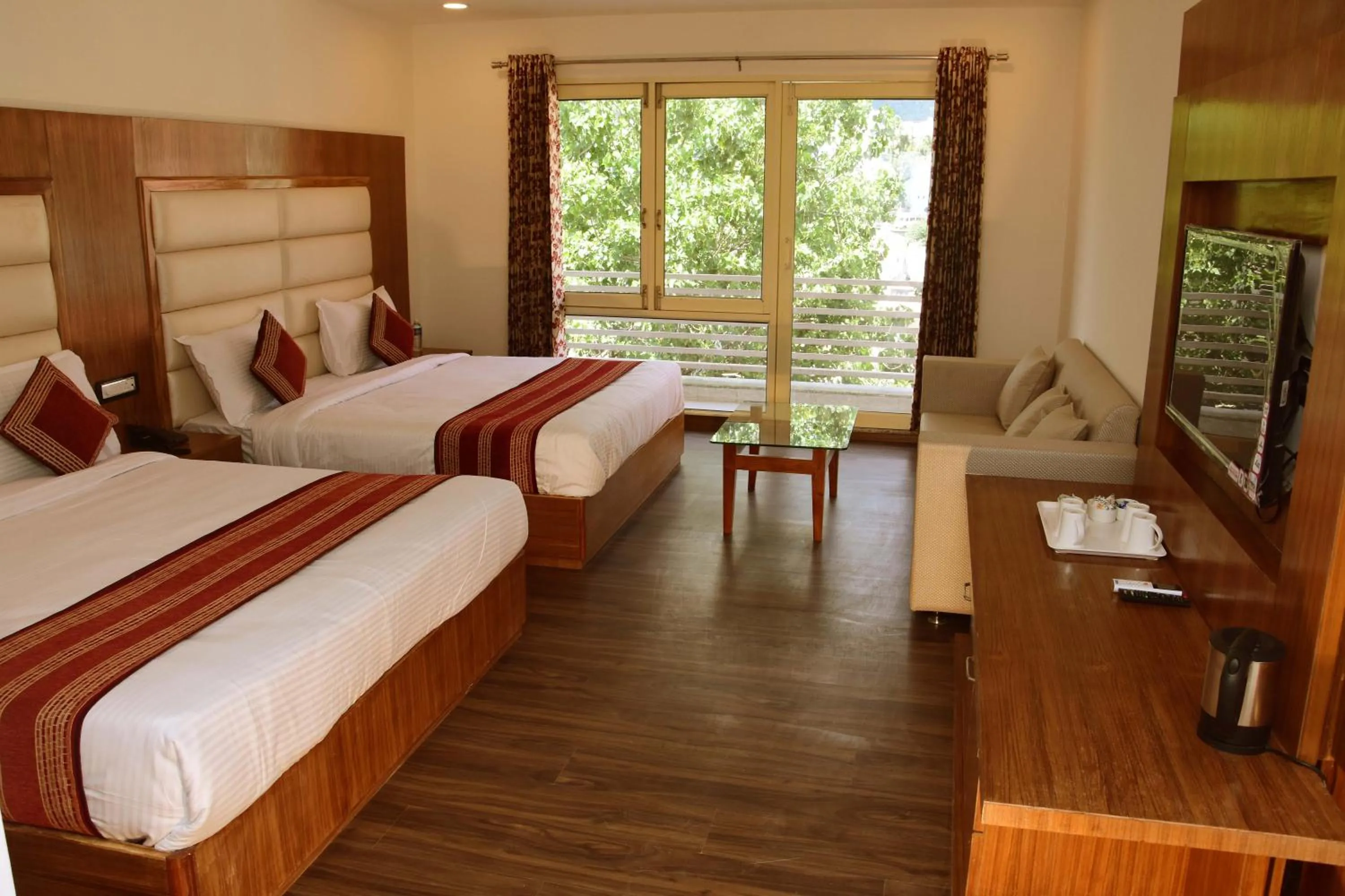 Bedroom, Bed in Rama Trident, Katra