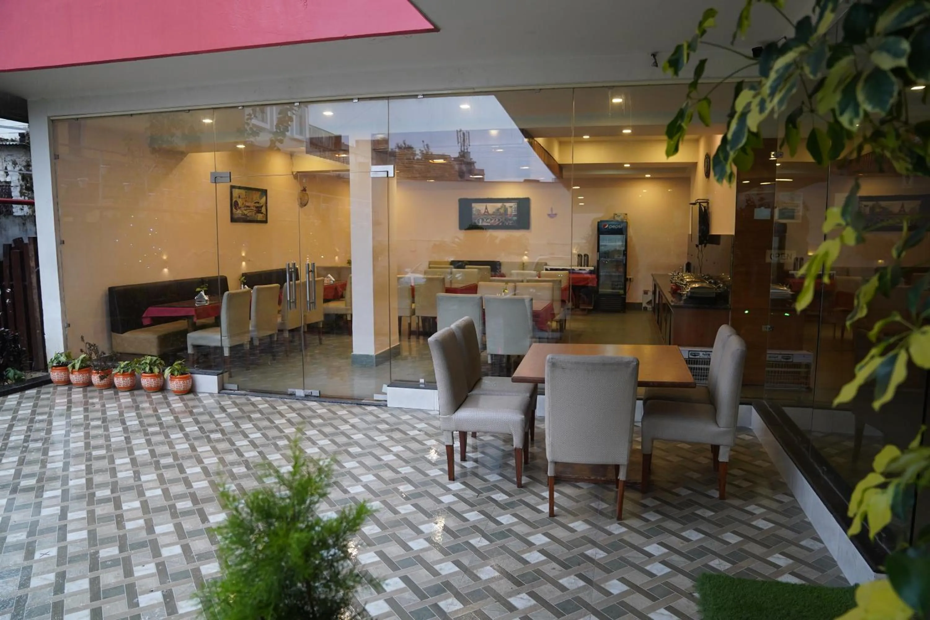 Restaurant/places to eat in Rama Trident, Katra
