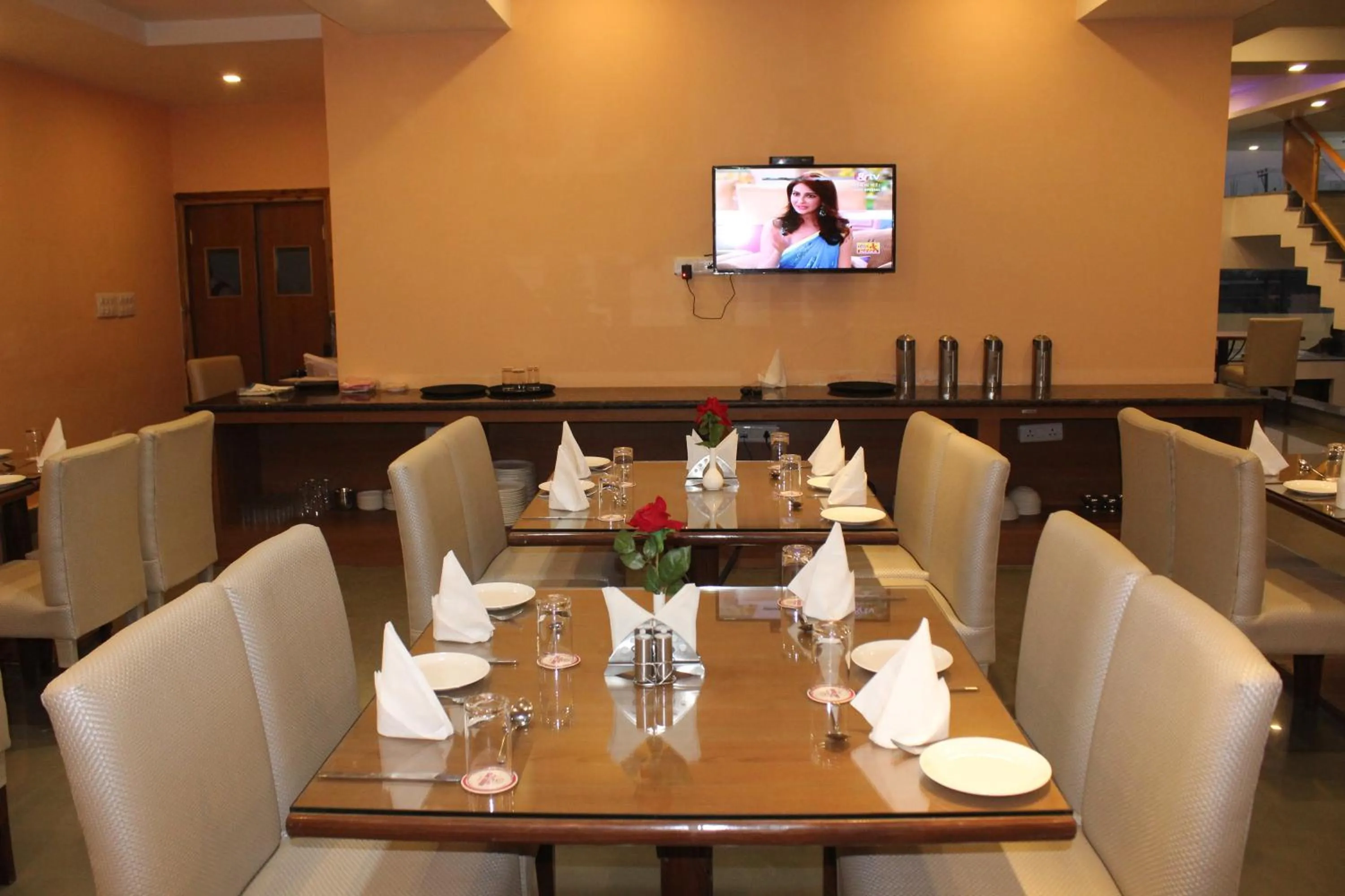 Dining area in Rama Trident, Katra