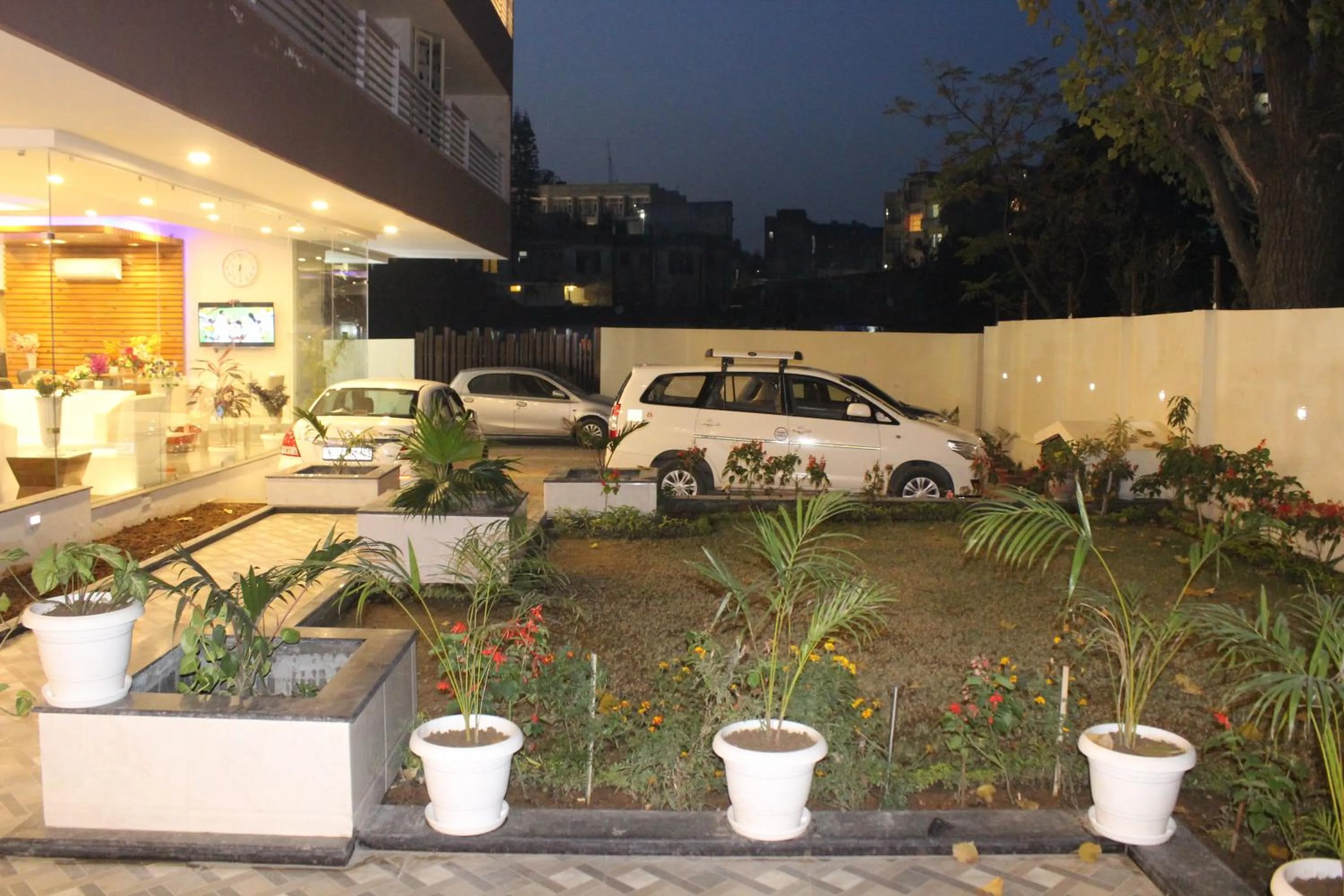 Garden in Rama Trident, Katra