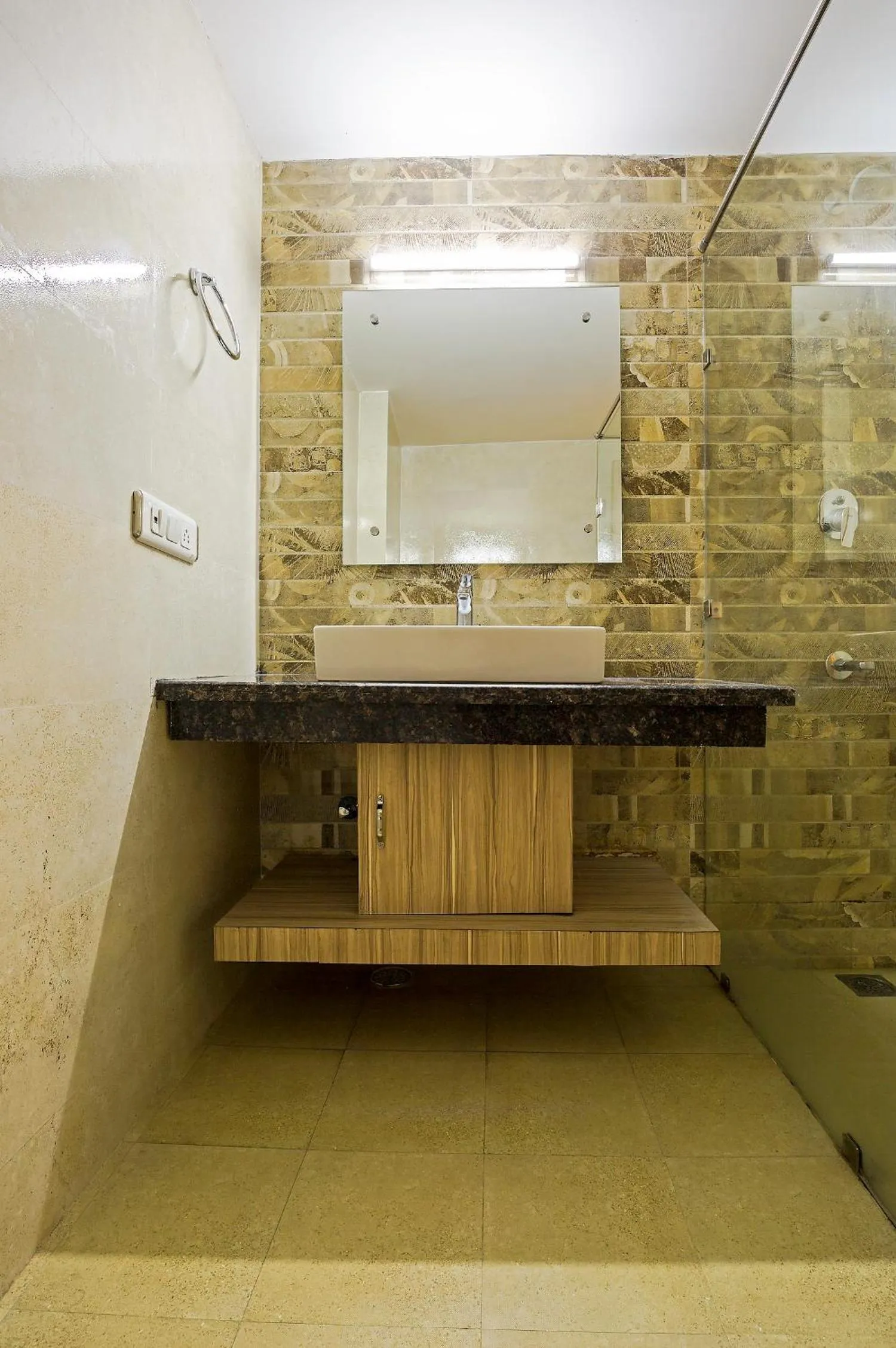 Bathroom in Rama Trident, Katra