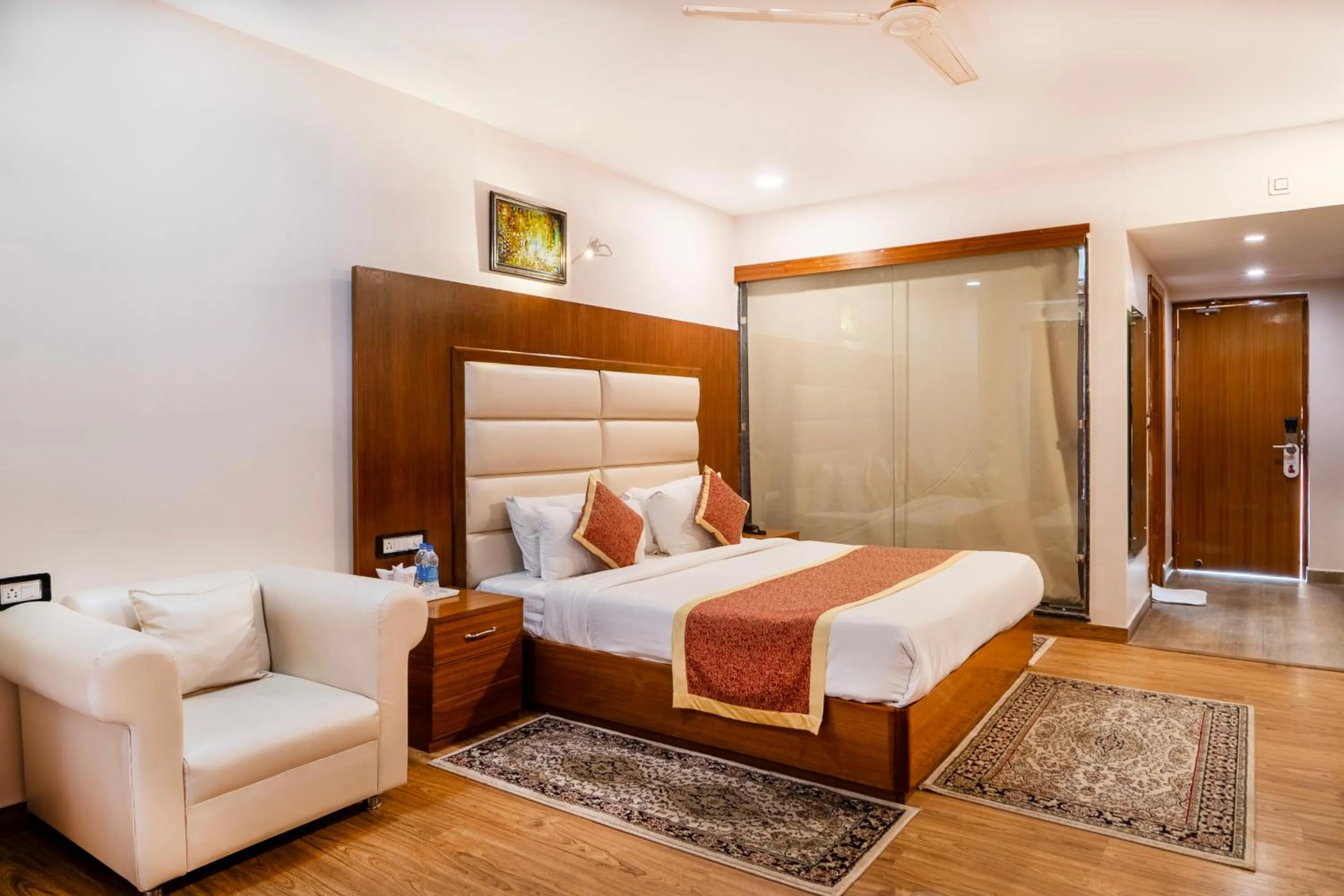 Bedroom, Bed in Rama Trident, Katra