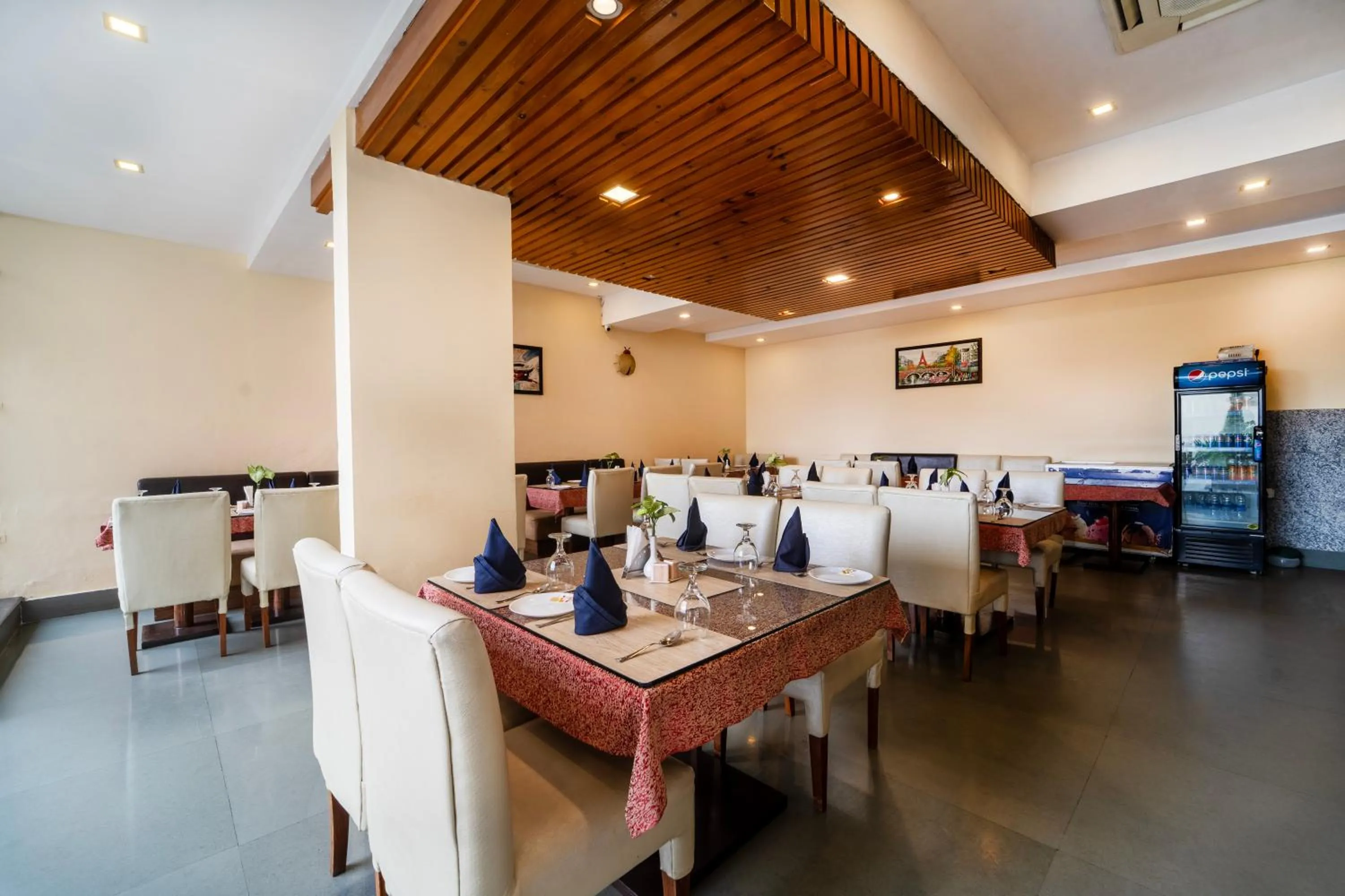 Restaurant/places to eat in Rama Trident, Katra