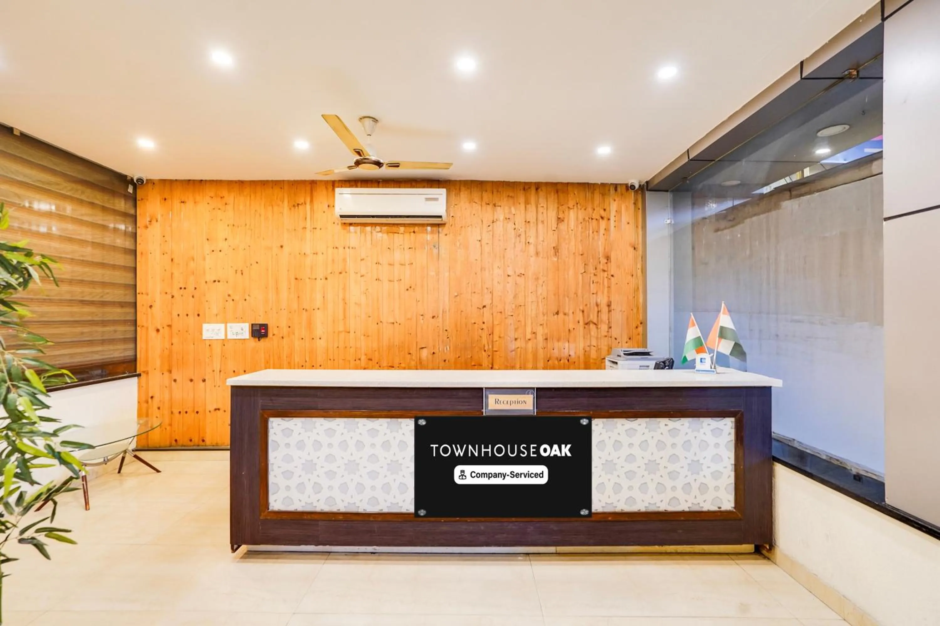 Lobby or reception in Super Townhouse Oak Silver City Chowk Formerly HW Residency