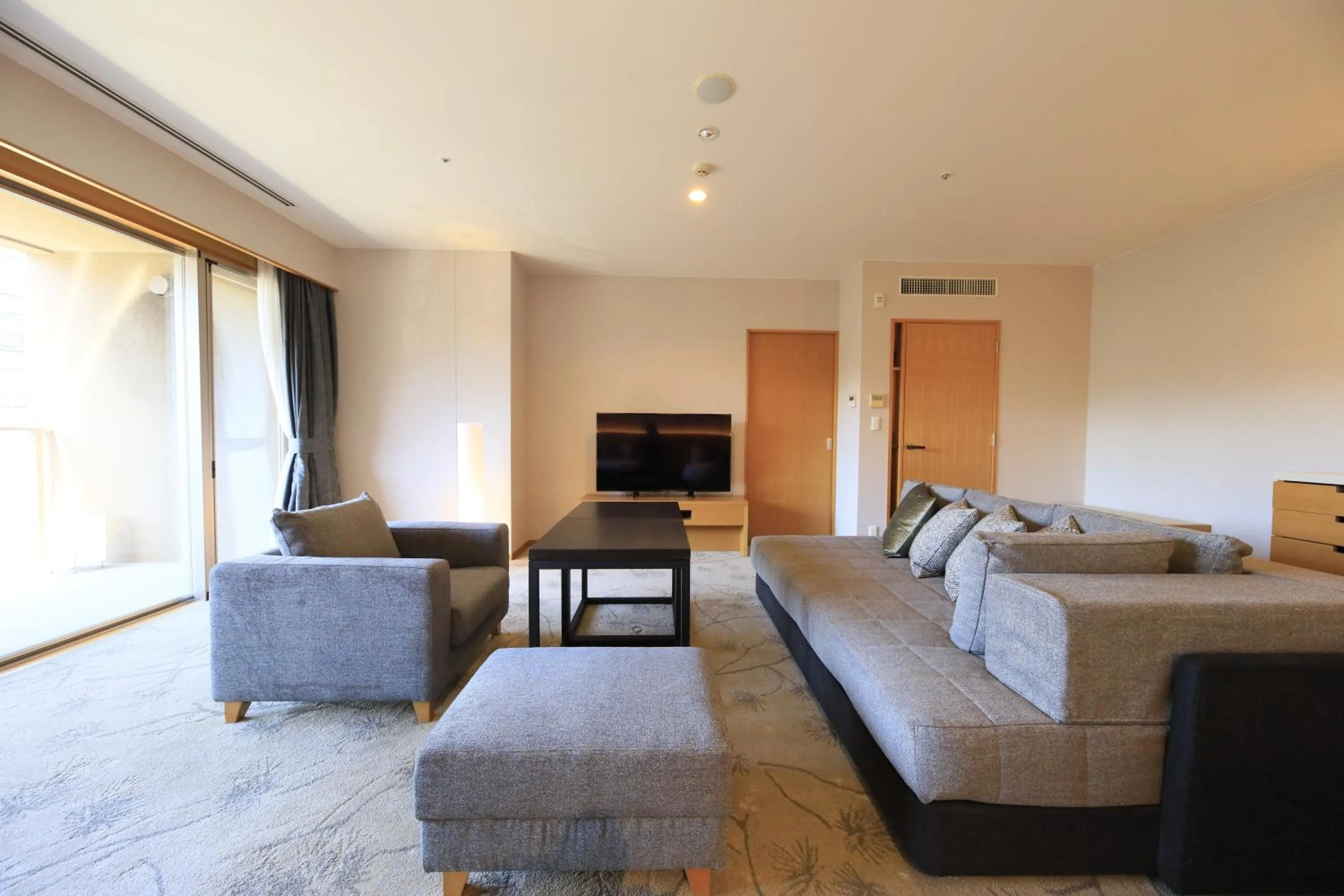 Photo of the whole room in Hakone Hisui