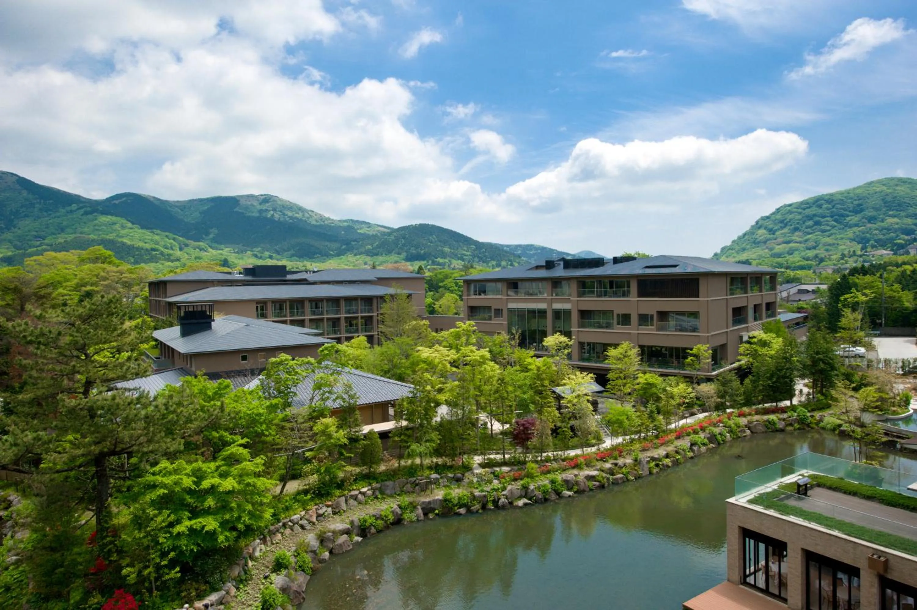 Property building in Hakone Hisui