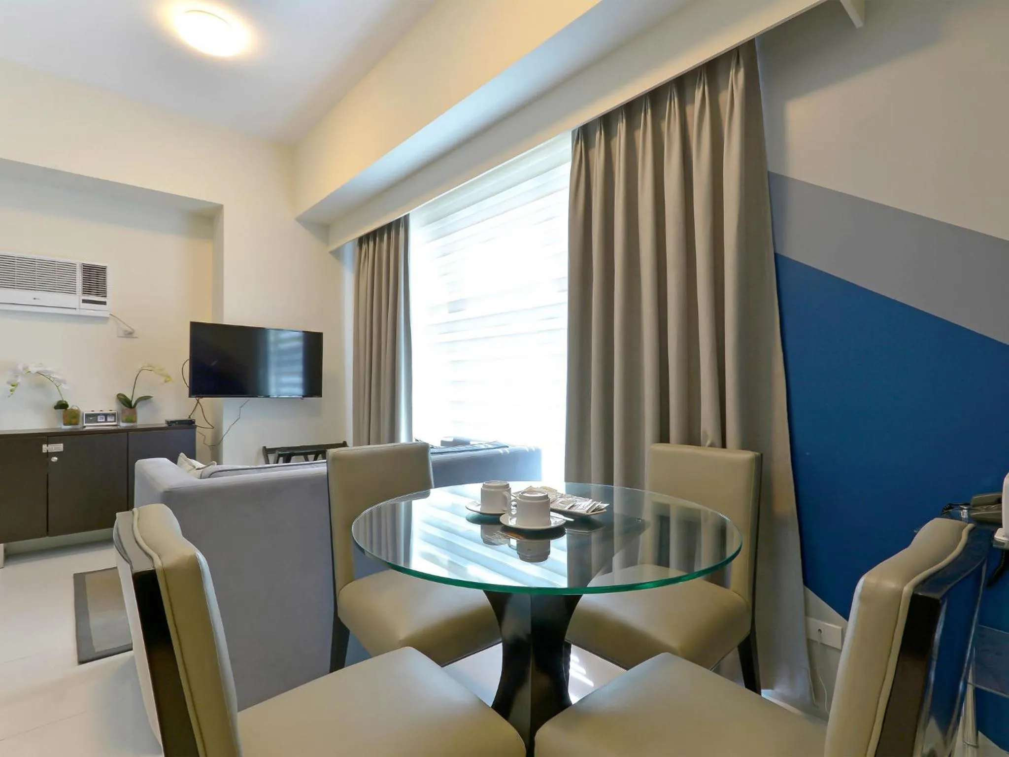 Dining area in Currency Serviced Suites