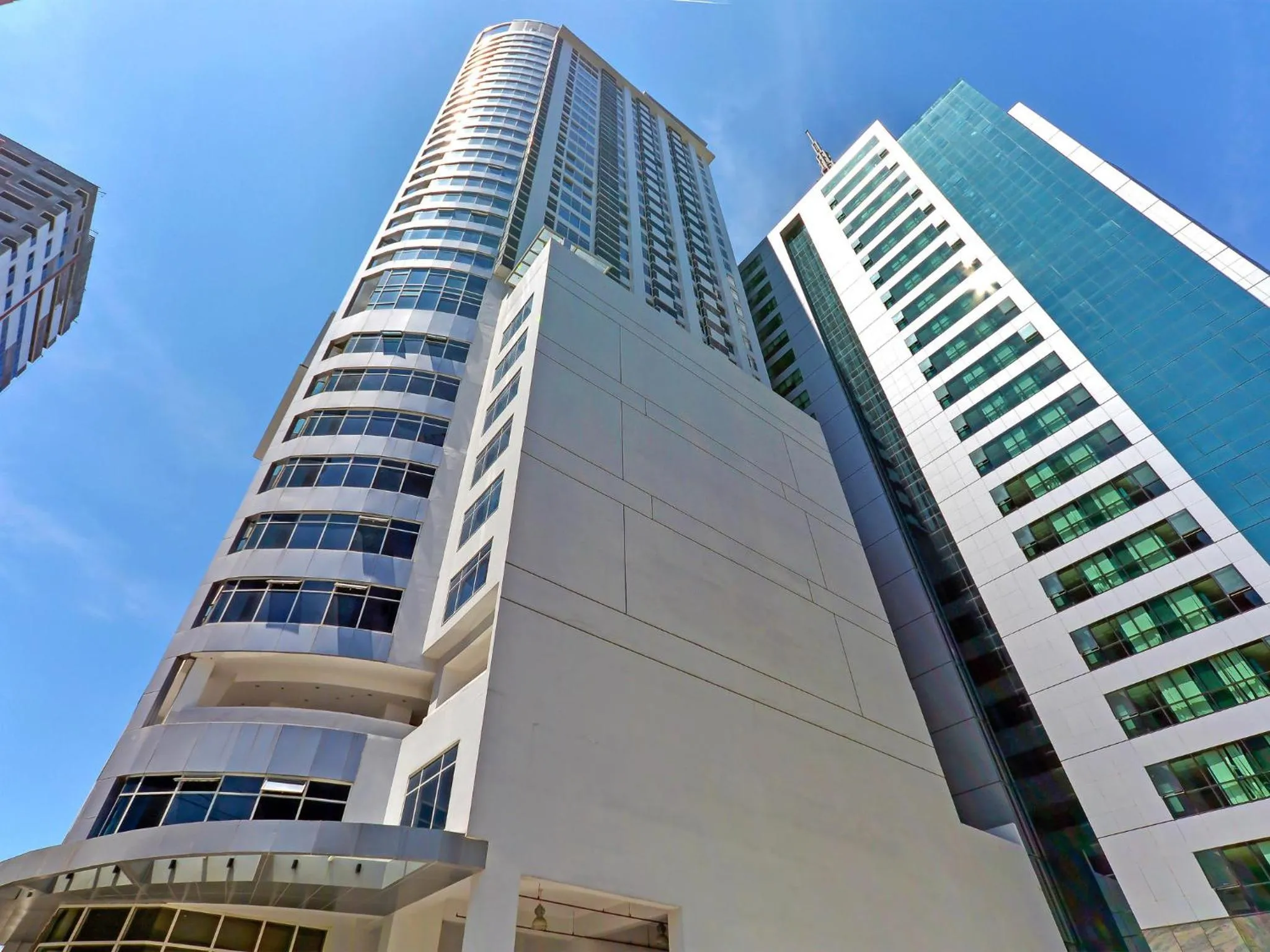 Facade/entrance in Currency Serviced Suites