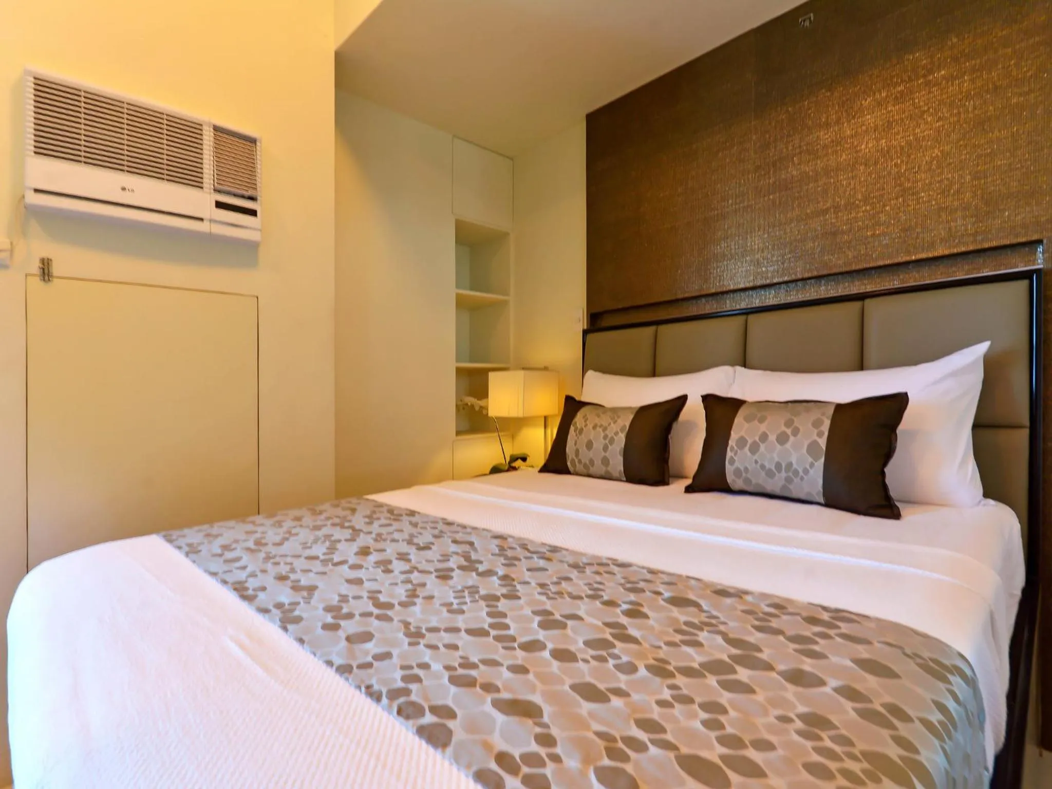 Bed in Currency Serviced Suites