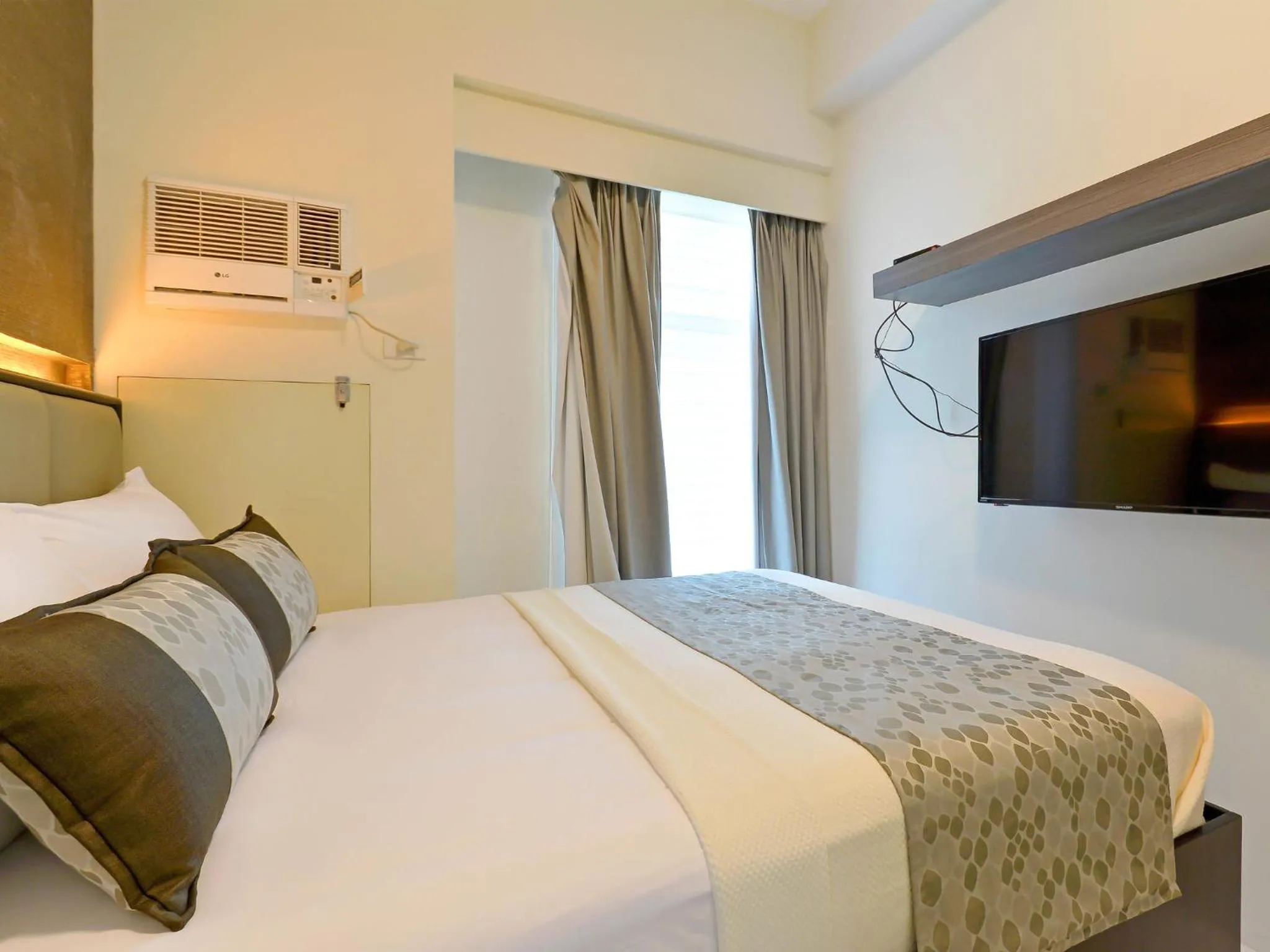 Bed in Currency Serviced Suites