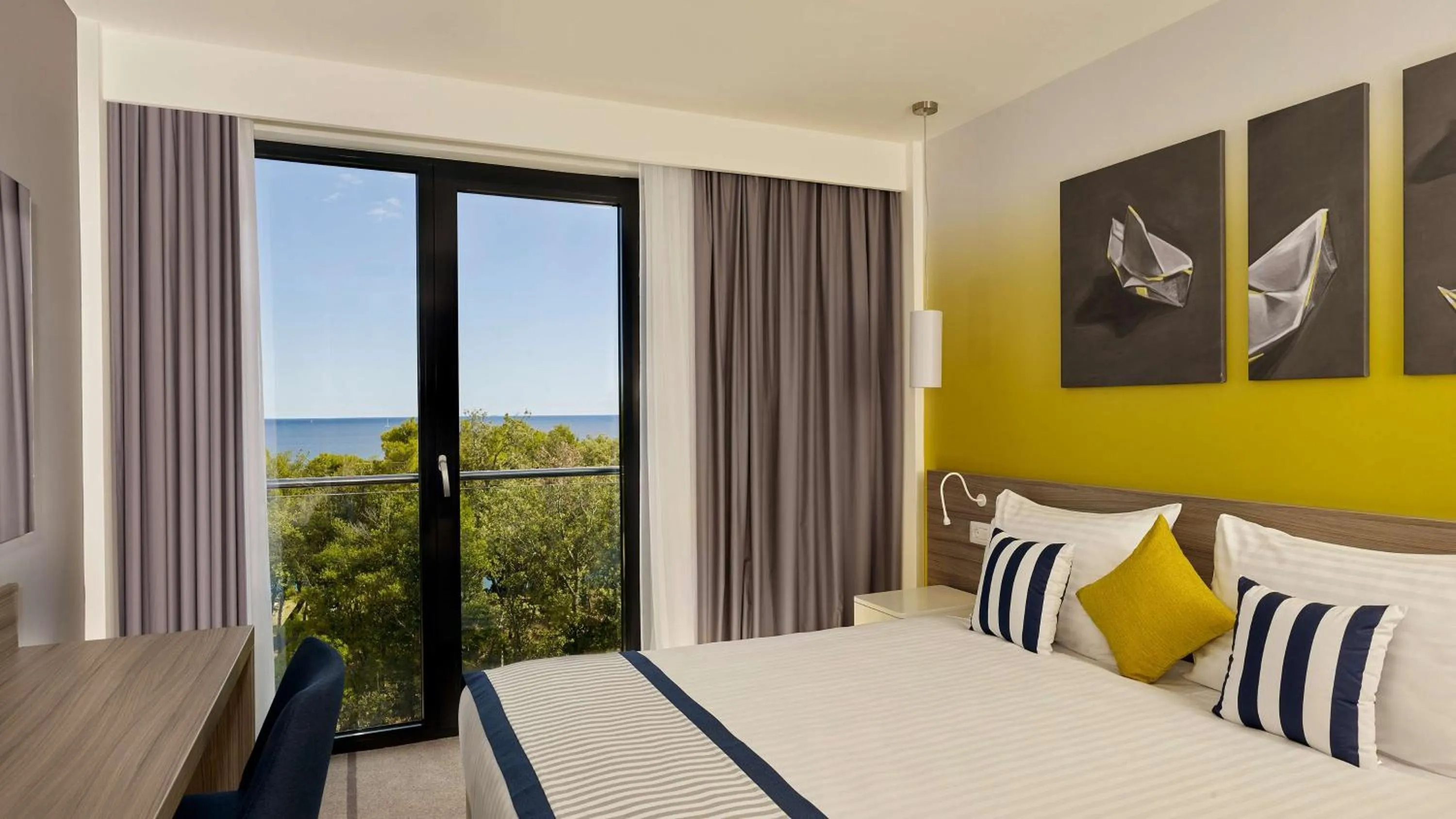 Bedroom, Bed in Park Plaza Arena Pula