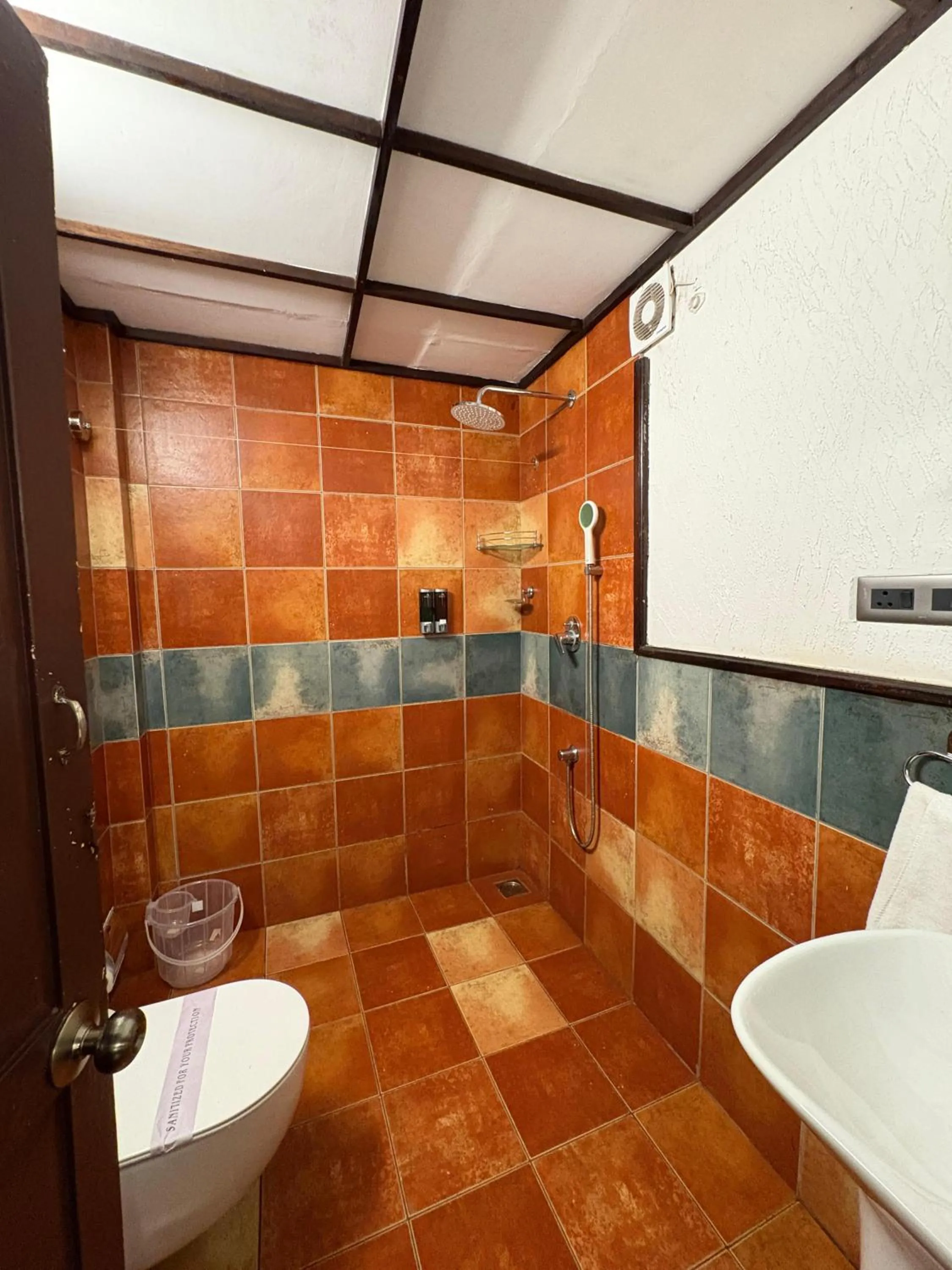 Toilet in Kumarakom Tharavadu - A Heritage Hotel, Kumarakom By Perfect Stays