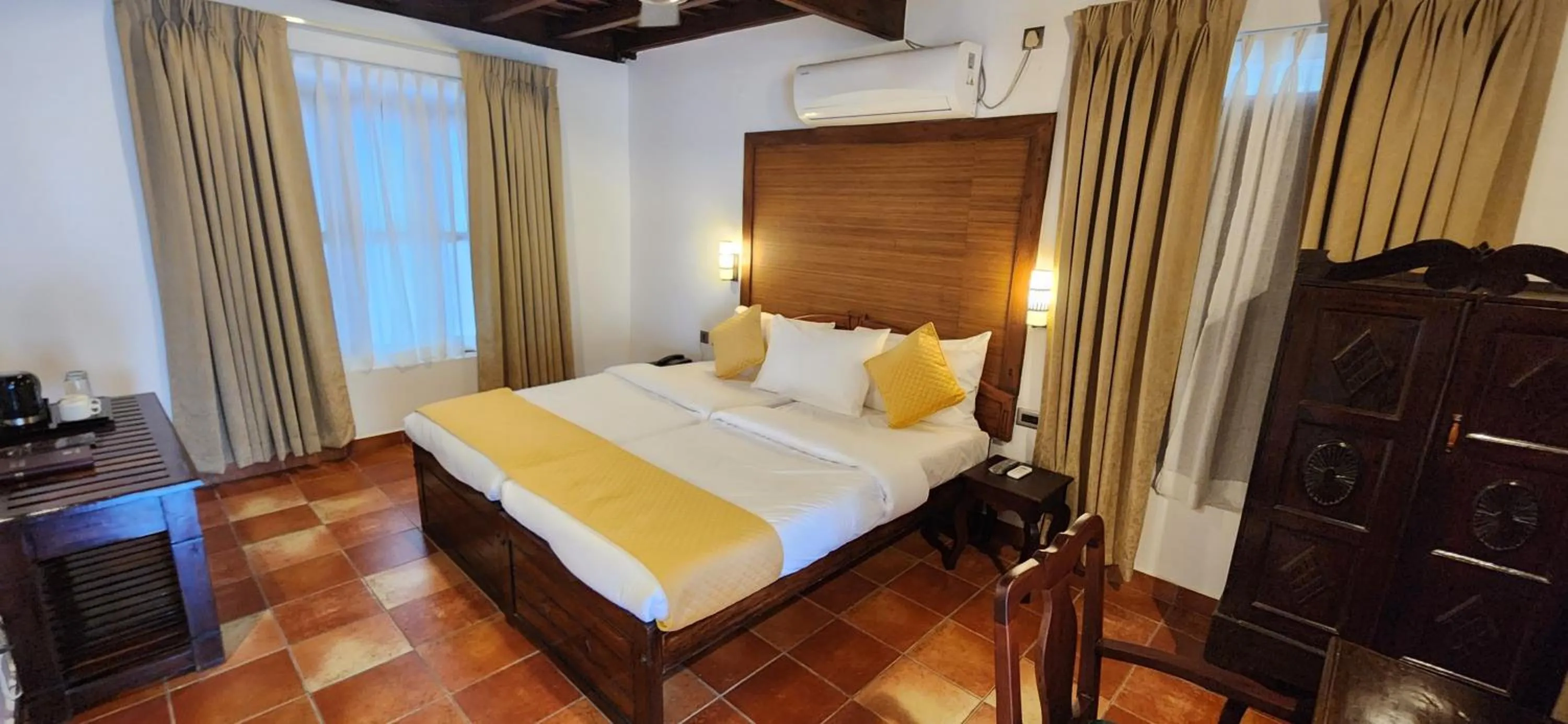 Photo of the whole room, Bed in Kumarakom Tharavadu - A Heritage Hotel, Kumarakom By Perfect Stays