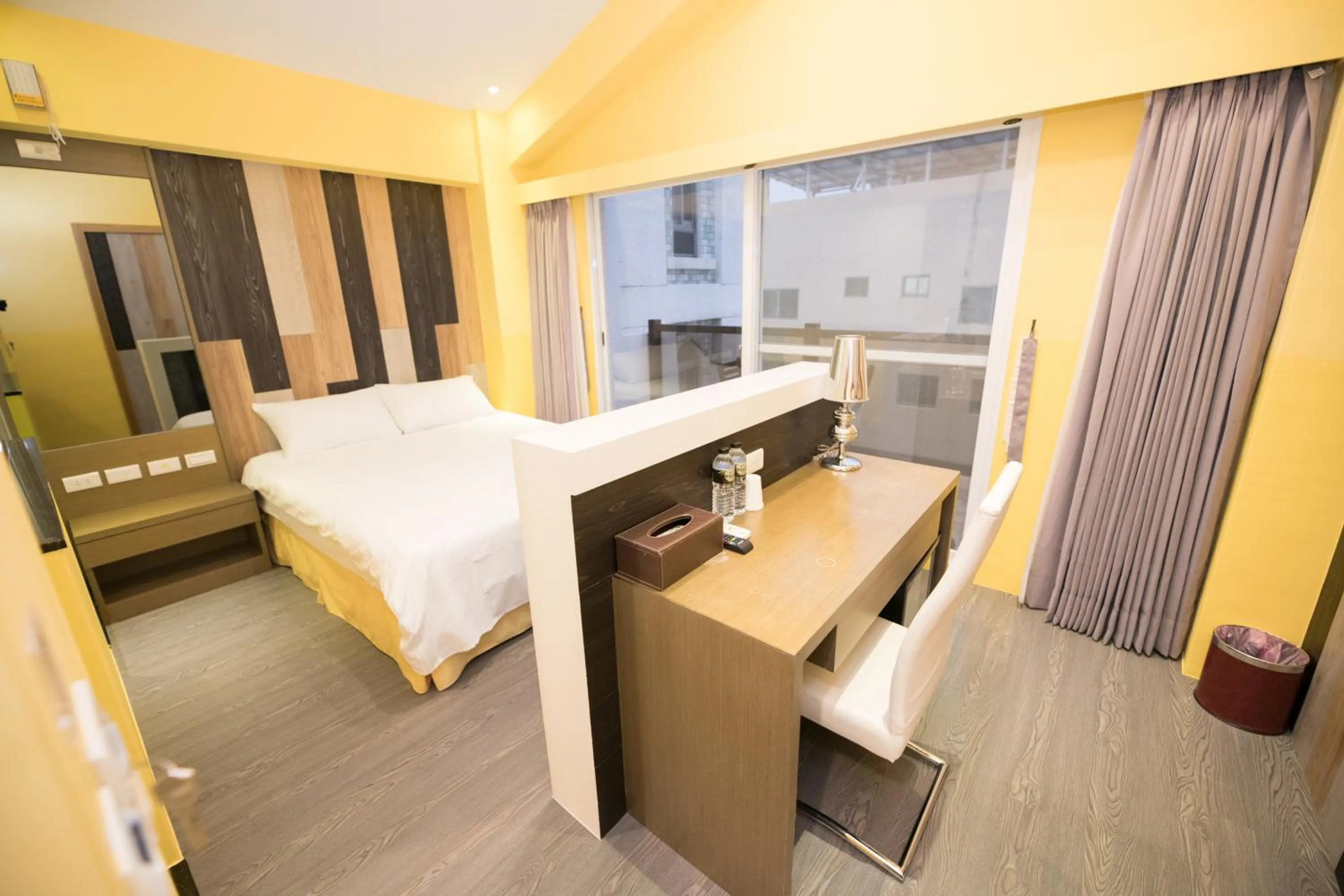 Deluxe Double Room with Balcony in Banff-Penghu B&B