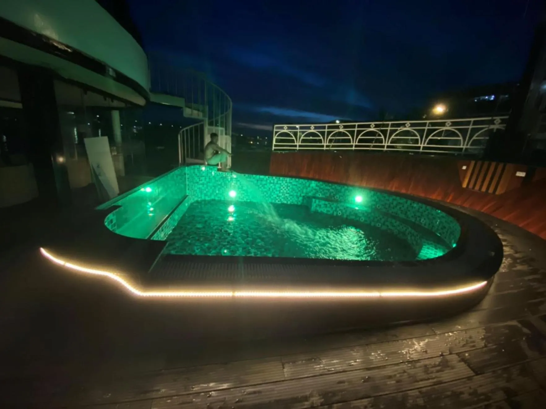 Swimming pool in Alisa Cruise Halong