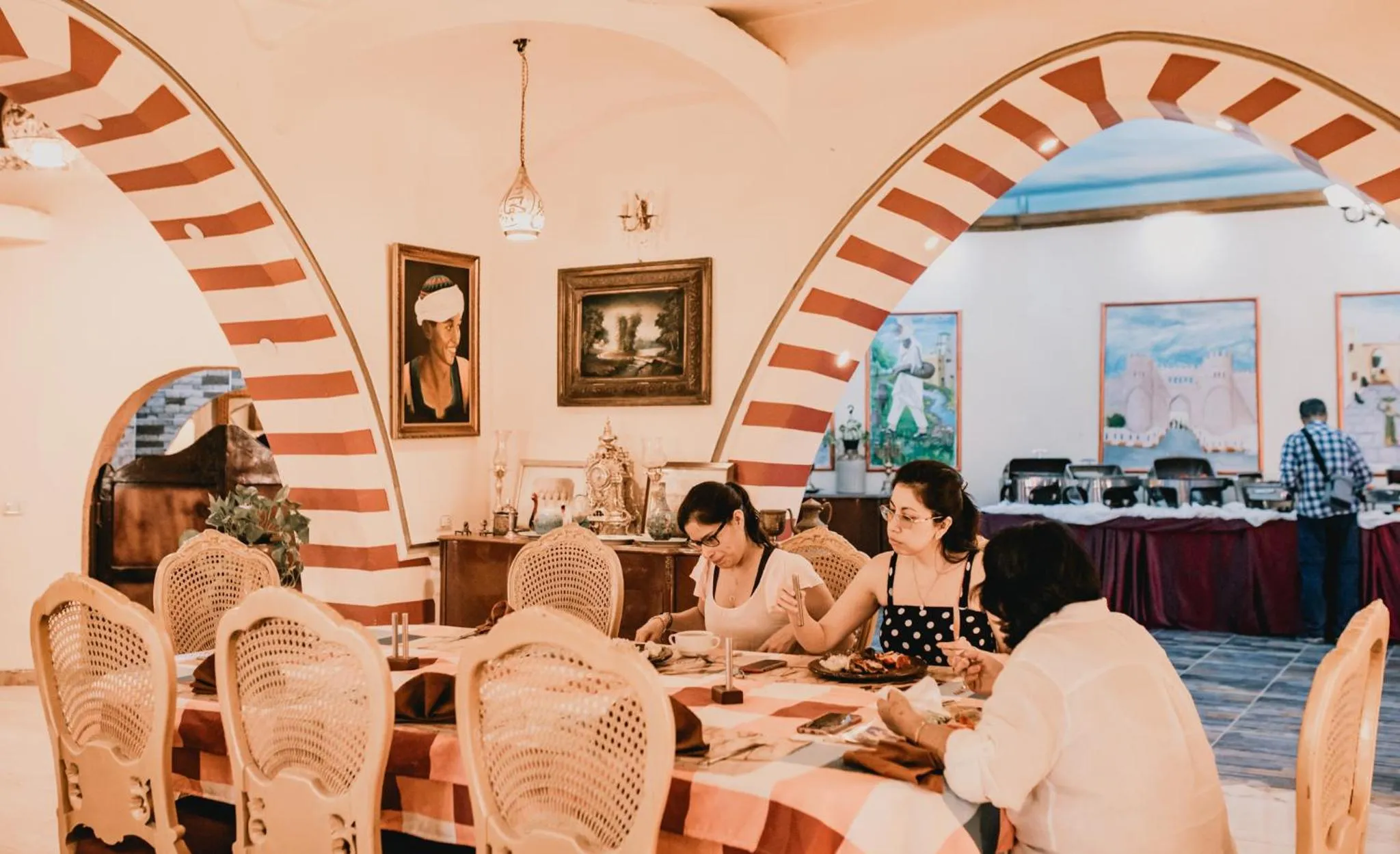 Restaurant/places to eat in Tuya Hotel