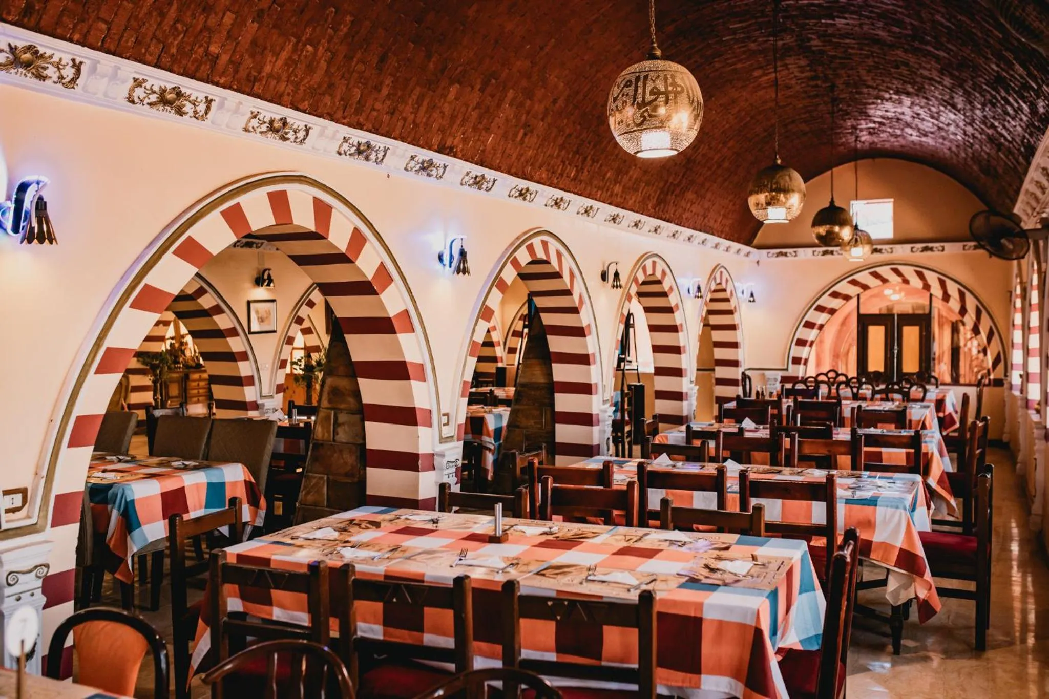 Restaurant/places to eat in Tuya Hotel