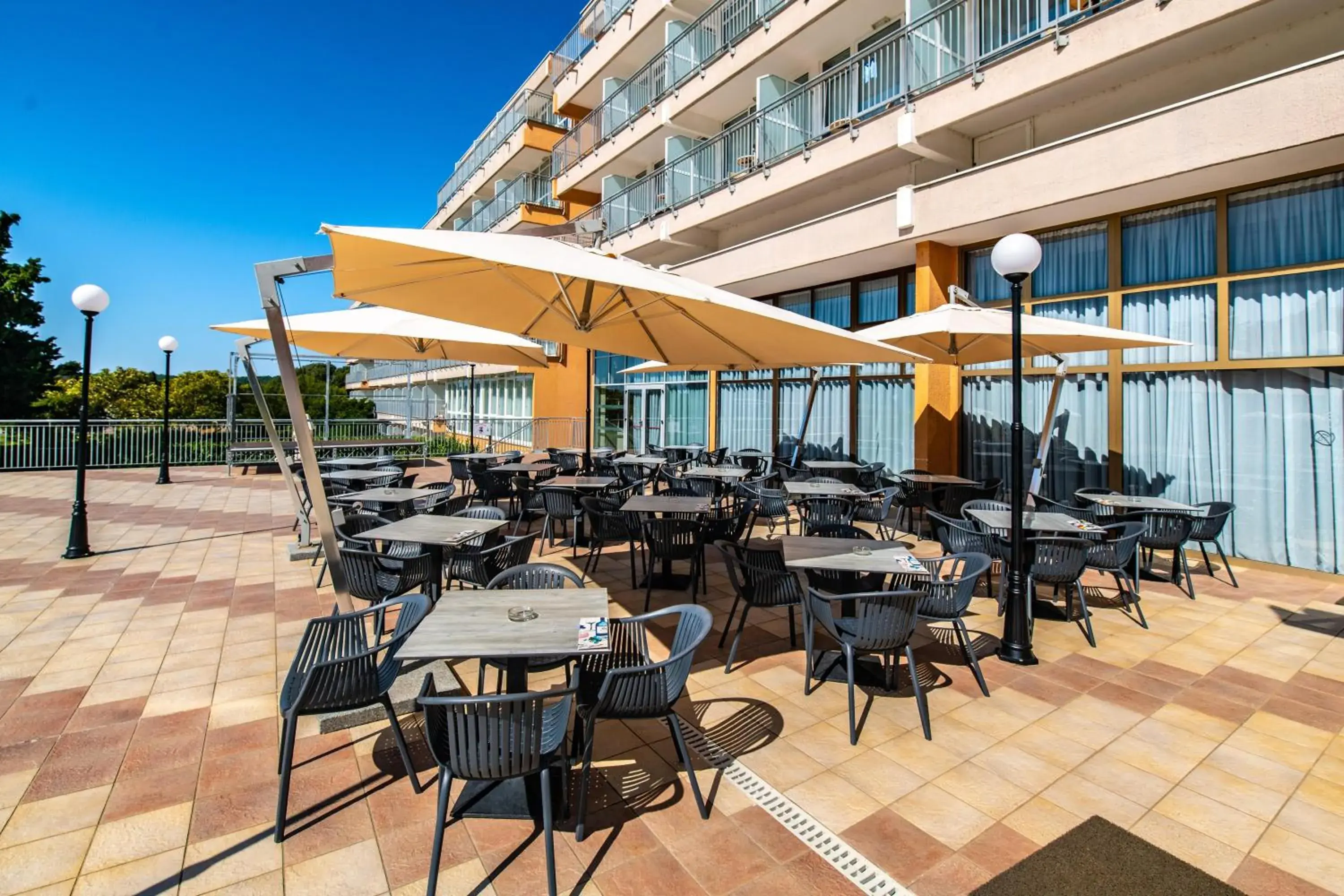 Balcony/Terrace, Restaurant/Places to Eat in Arena Hotel Holiday