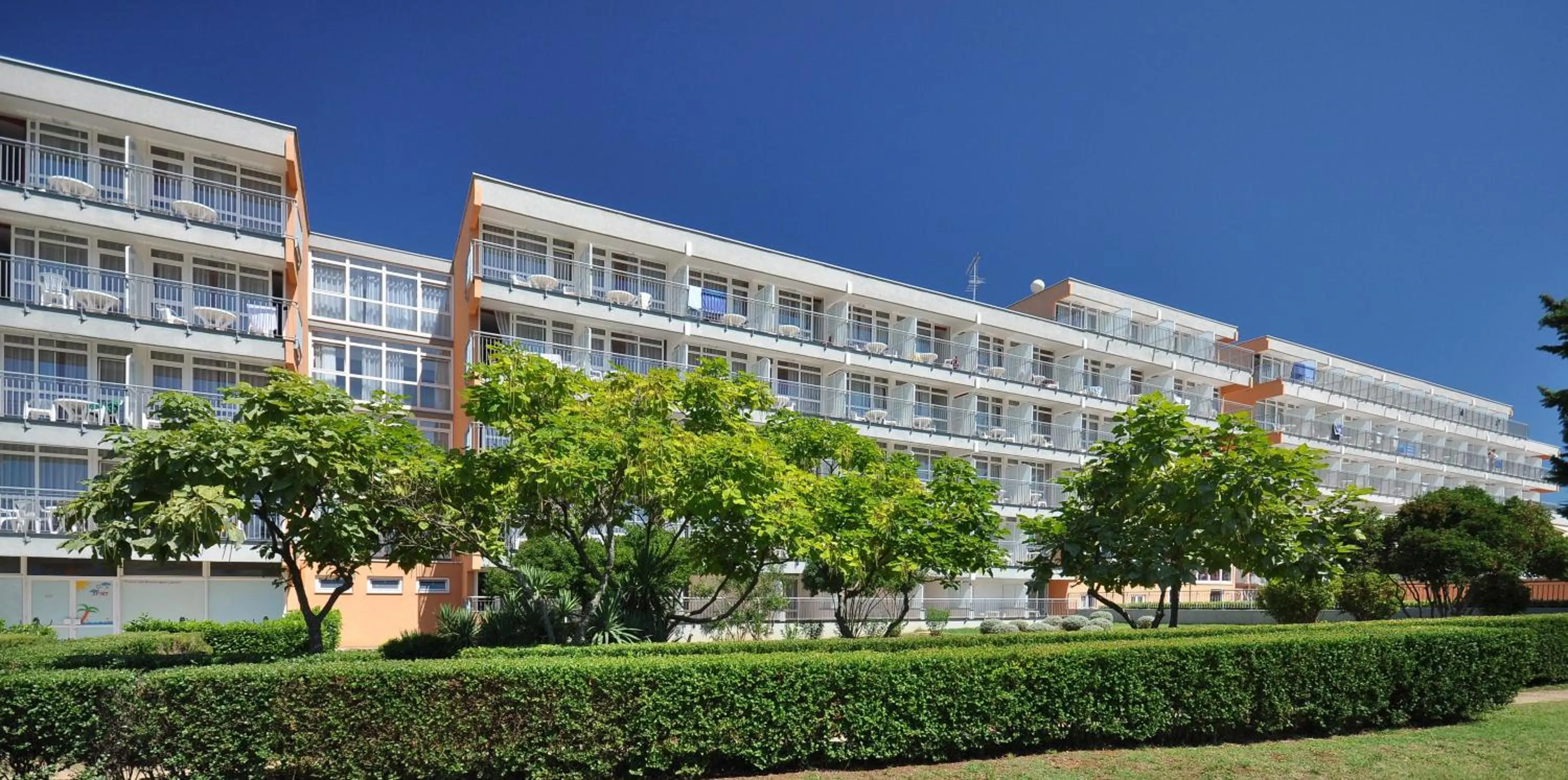 Property building in Arena Hotel Holiday