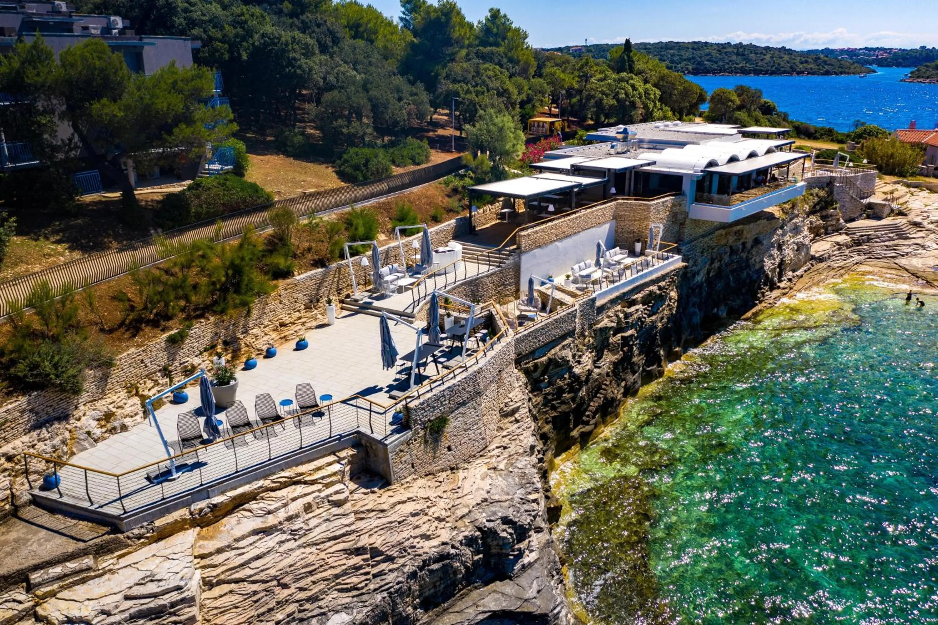 Restaurant/places to eat in Arena Verudela Beach