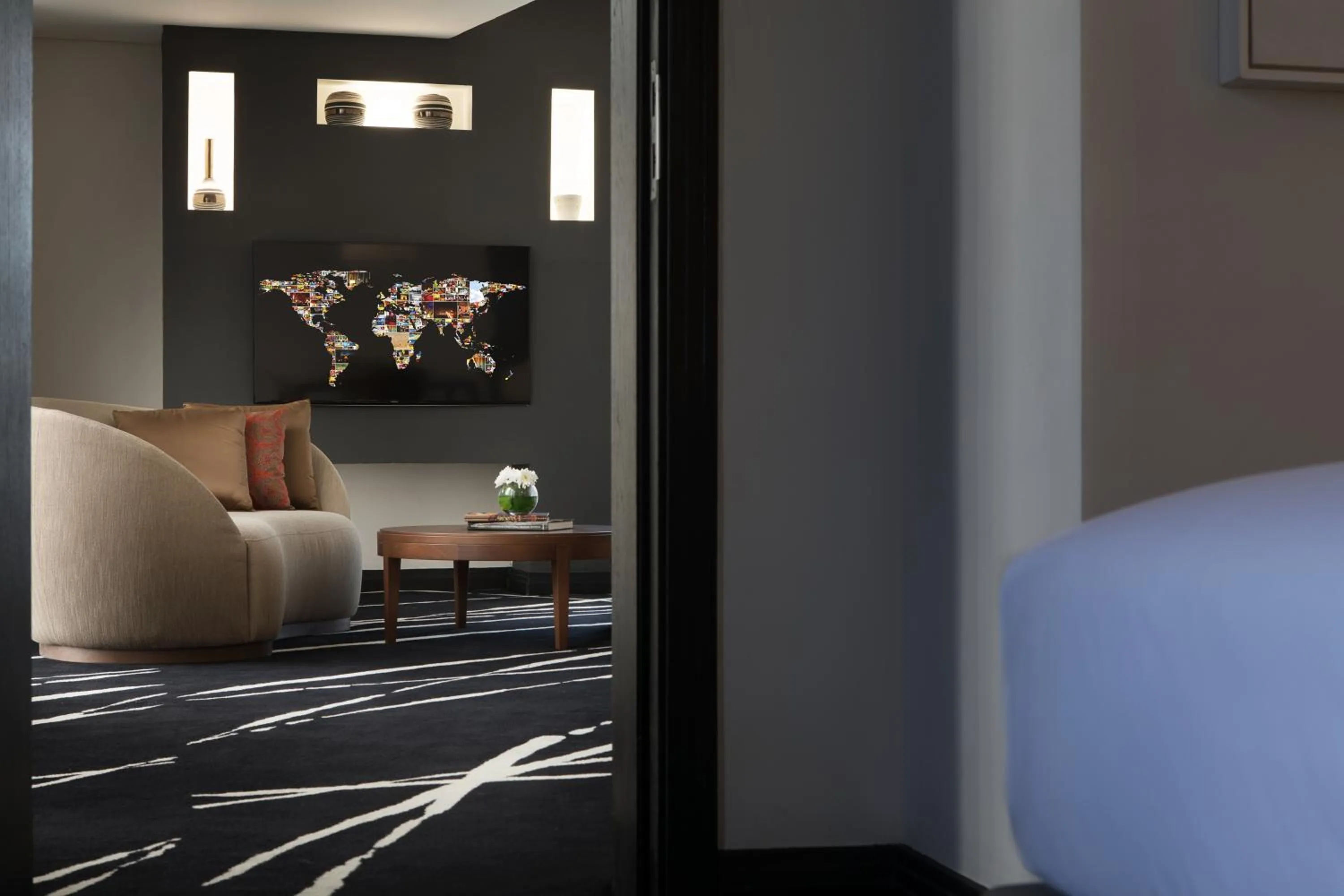 Living room, Bed in Radisson Blu Lagos Ikeja