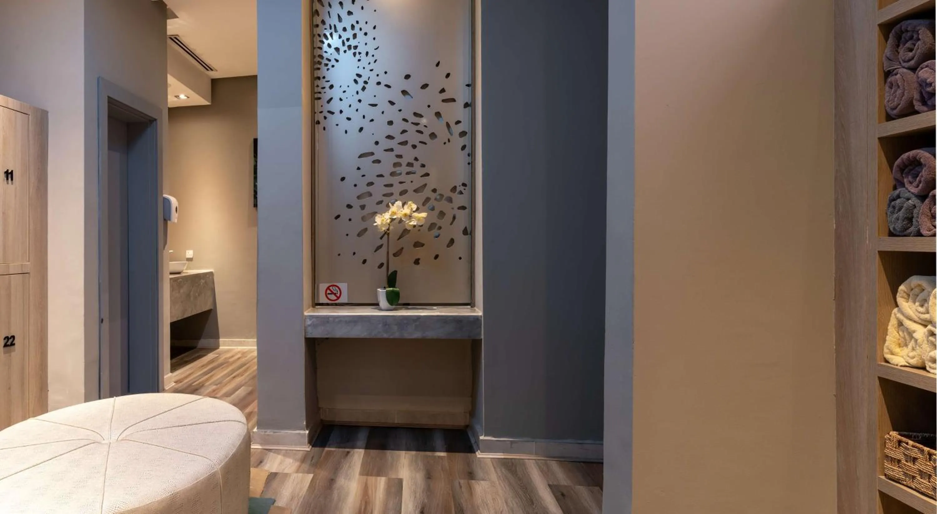 Spa and wellness centre/facilities, Bed in Radisson Blu Lagos Ikeja