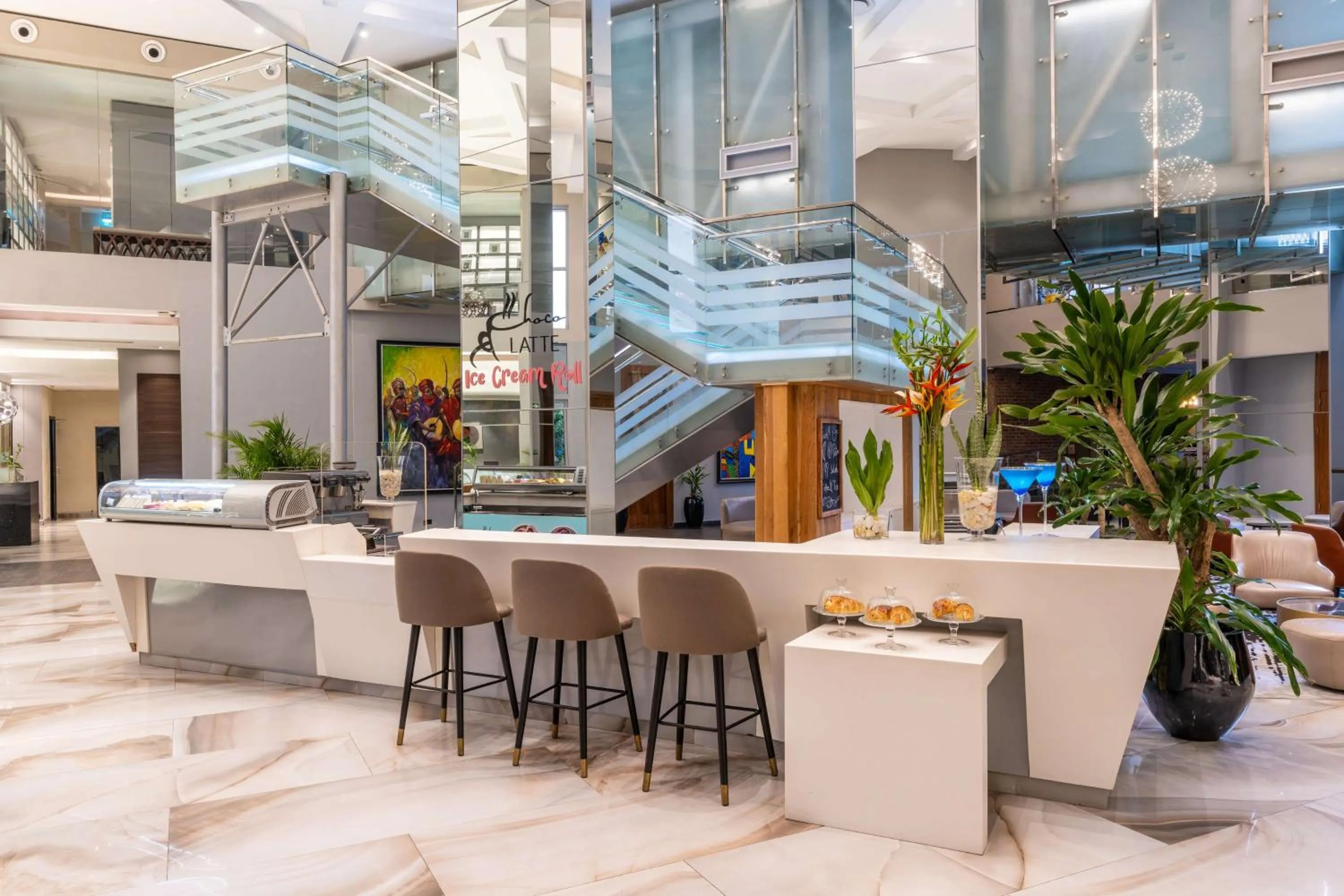 Lounge or bar in Radisson Blu Lagos Ikeja