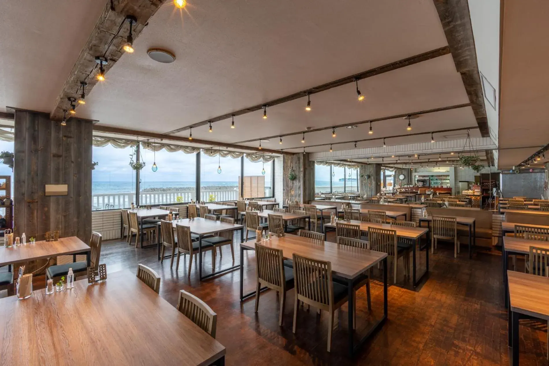 Restaurant/places to eat in Isohara Seaside Hotel Restaurant/places to eat in Isohara Seaside Hotel