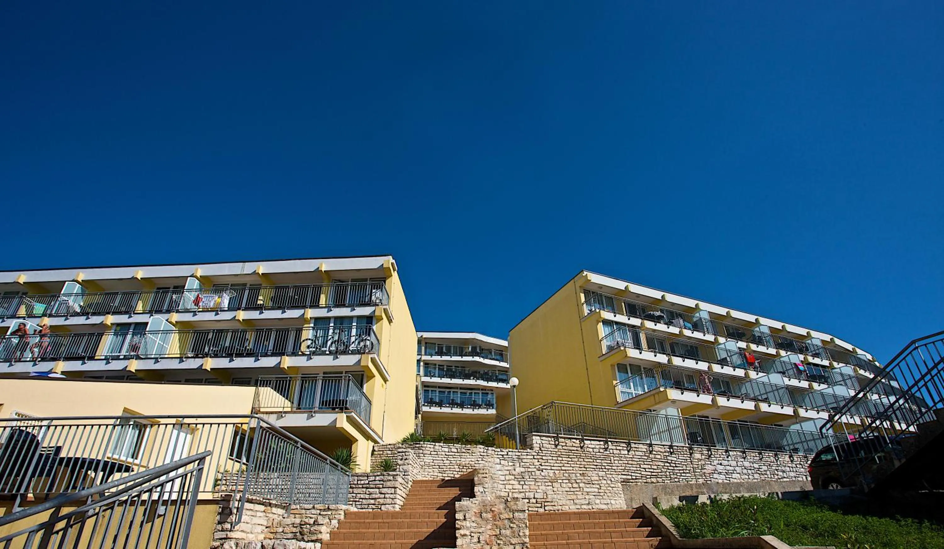 Property building in Splendid Resort