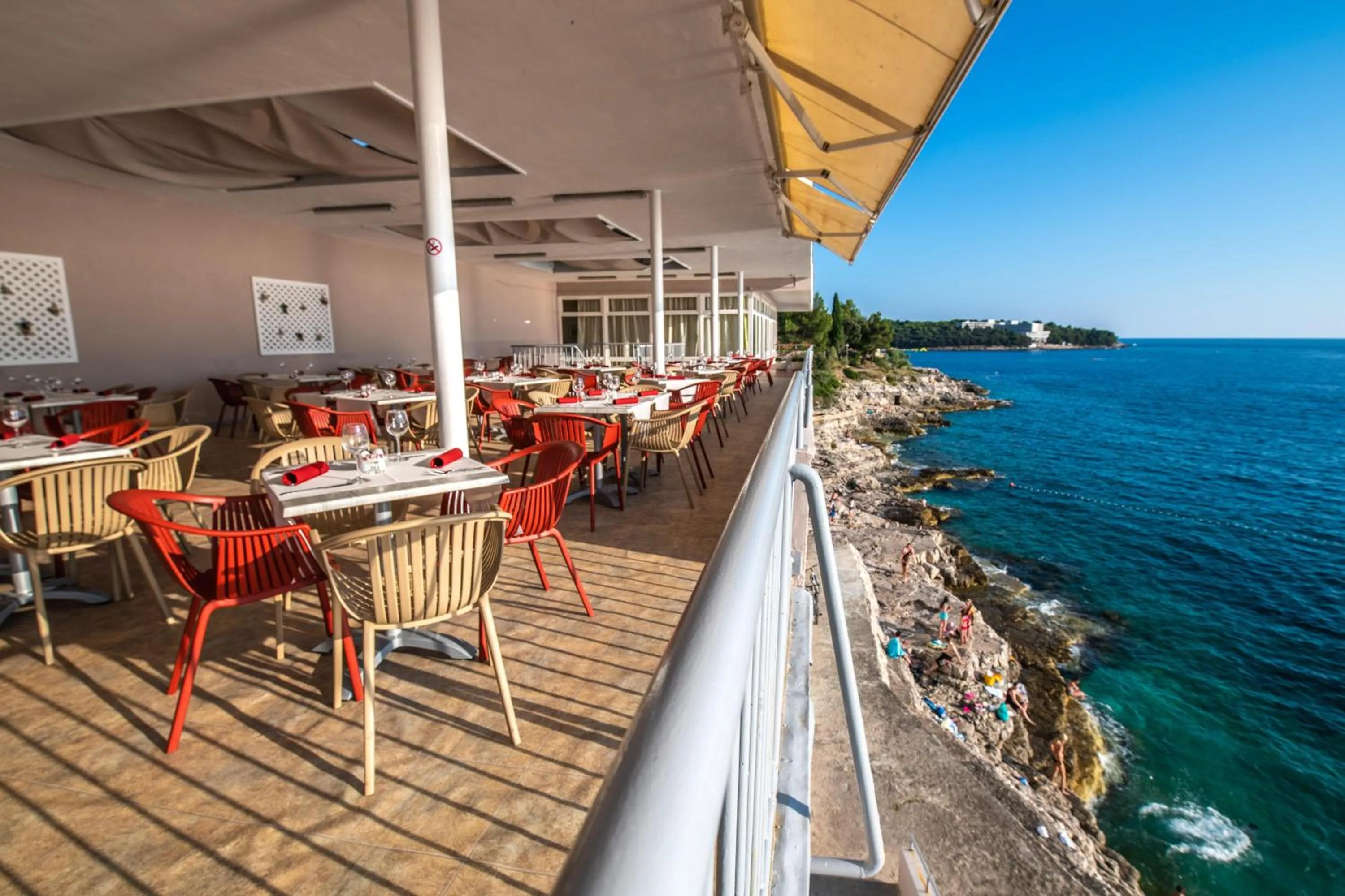 Restaurant/places to eat in Splendid Resort