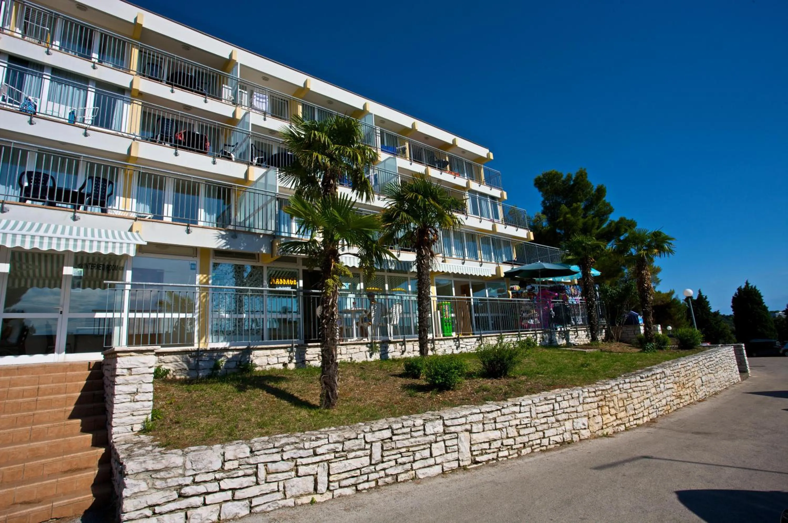 Property building in Splendid Resort