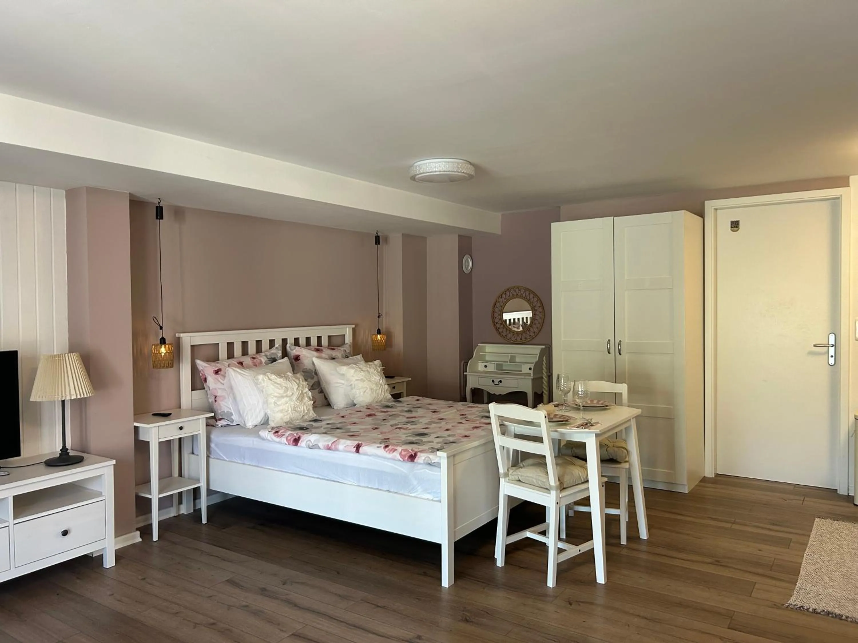 Bed in Pool Apartments Plitvice Lakes