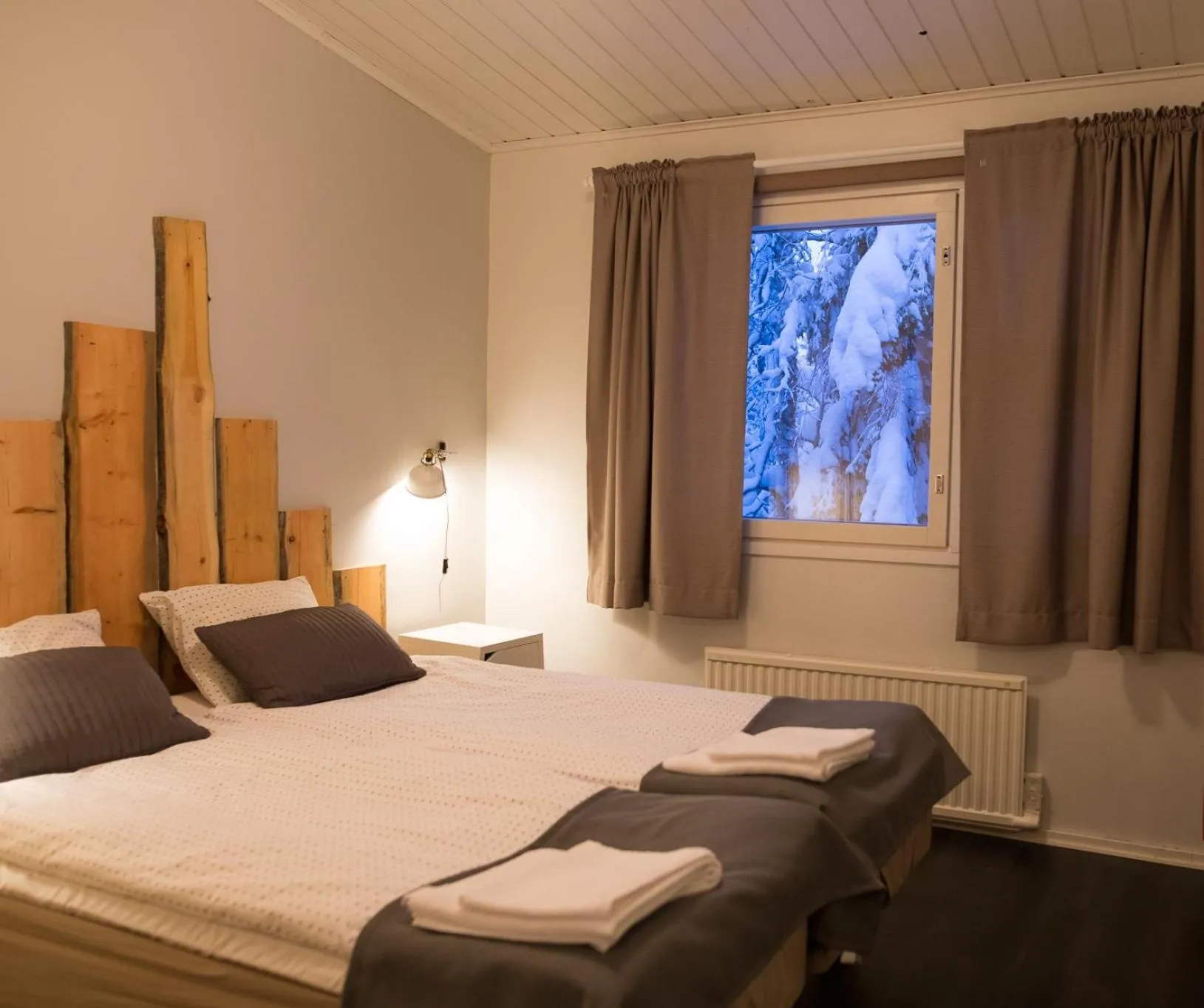 Photo of the whole room, Bed in Kuerkievari KuerHotel