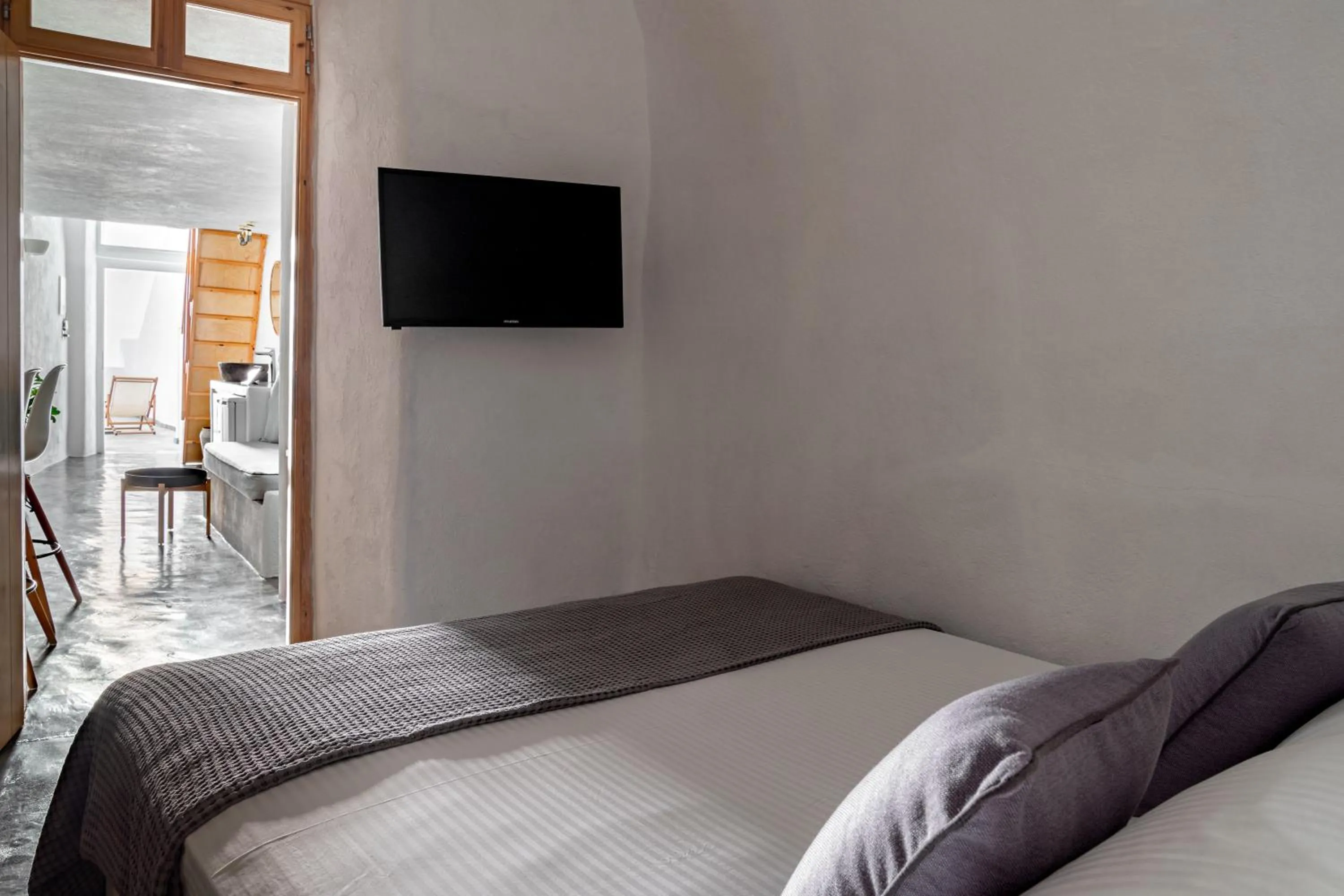 Bedroom, Bed in Akron Cliff Suite