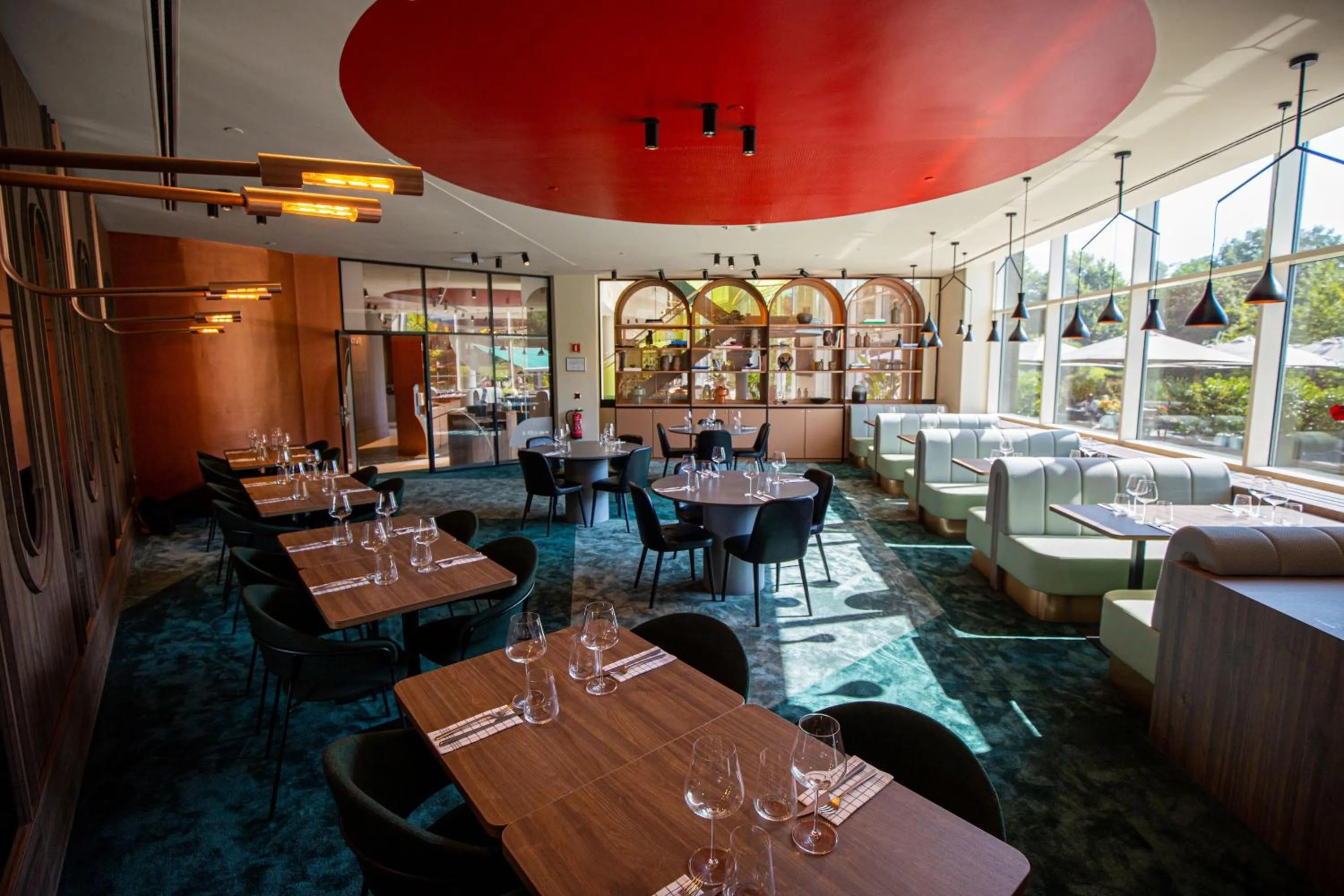 Restaurant/places to eat in Crowne Plaza Brussels Airport by IHG