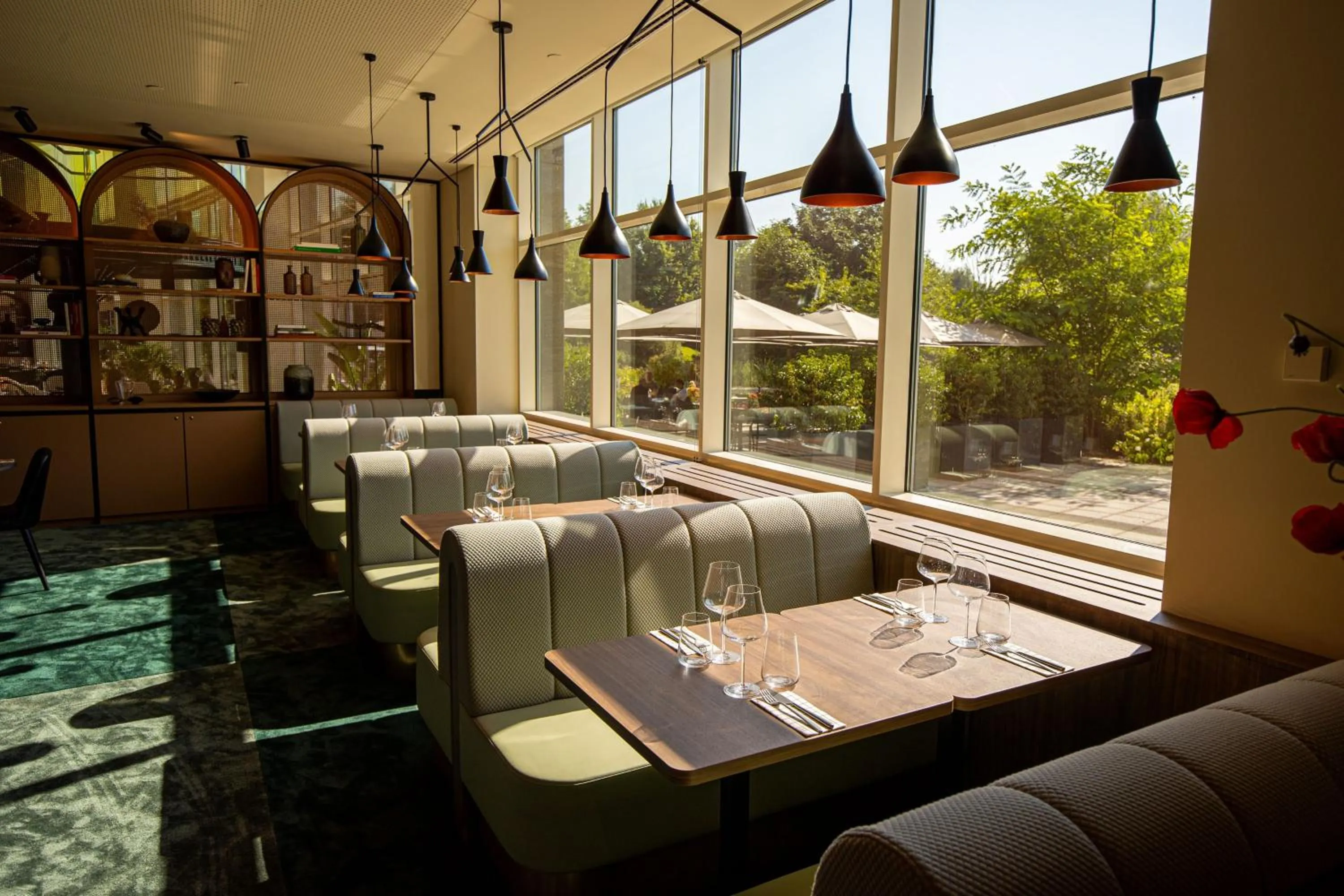 Restaurant/places to eat in Crowne Plaza Brussels Airport by IHG