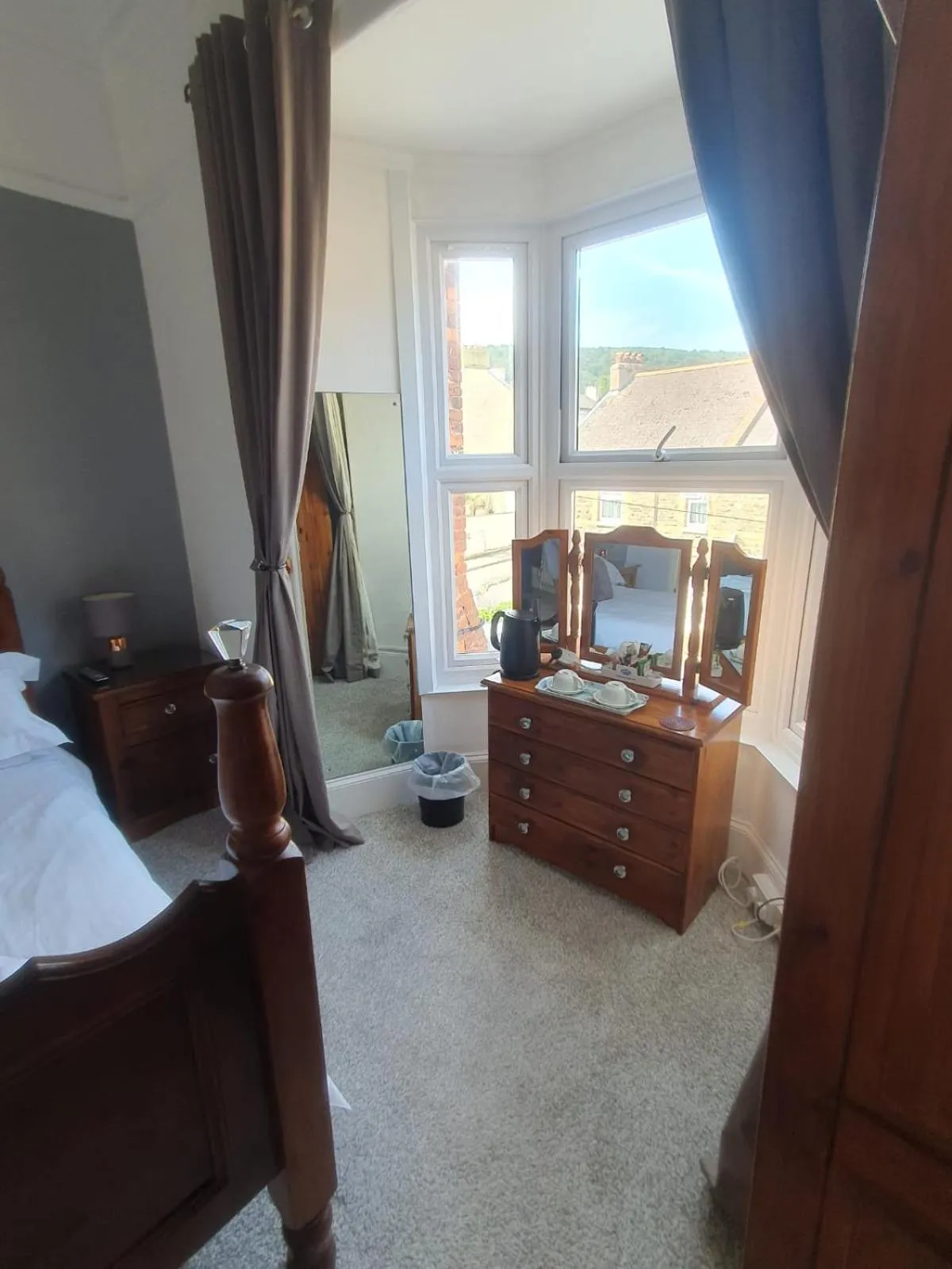 Bed in The Darnley Hotel