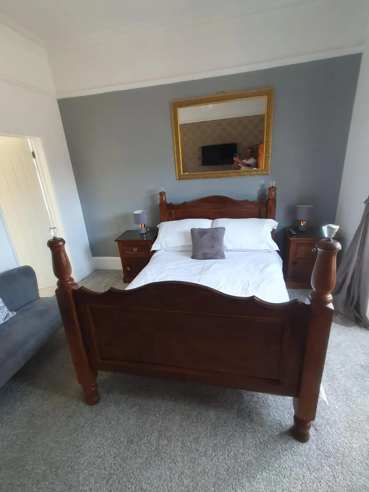 Bedroom, Bed in The Darnley Hotel