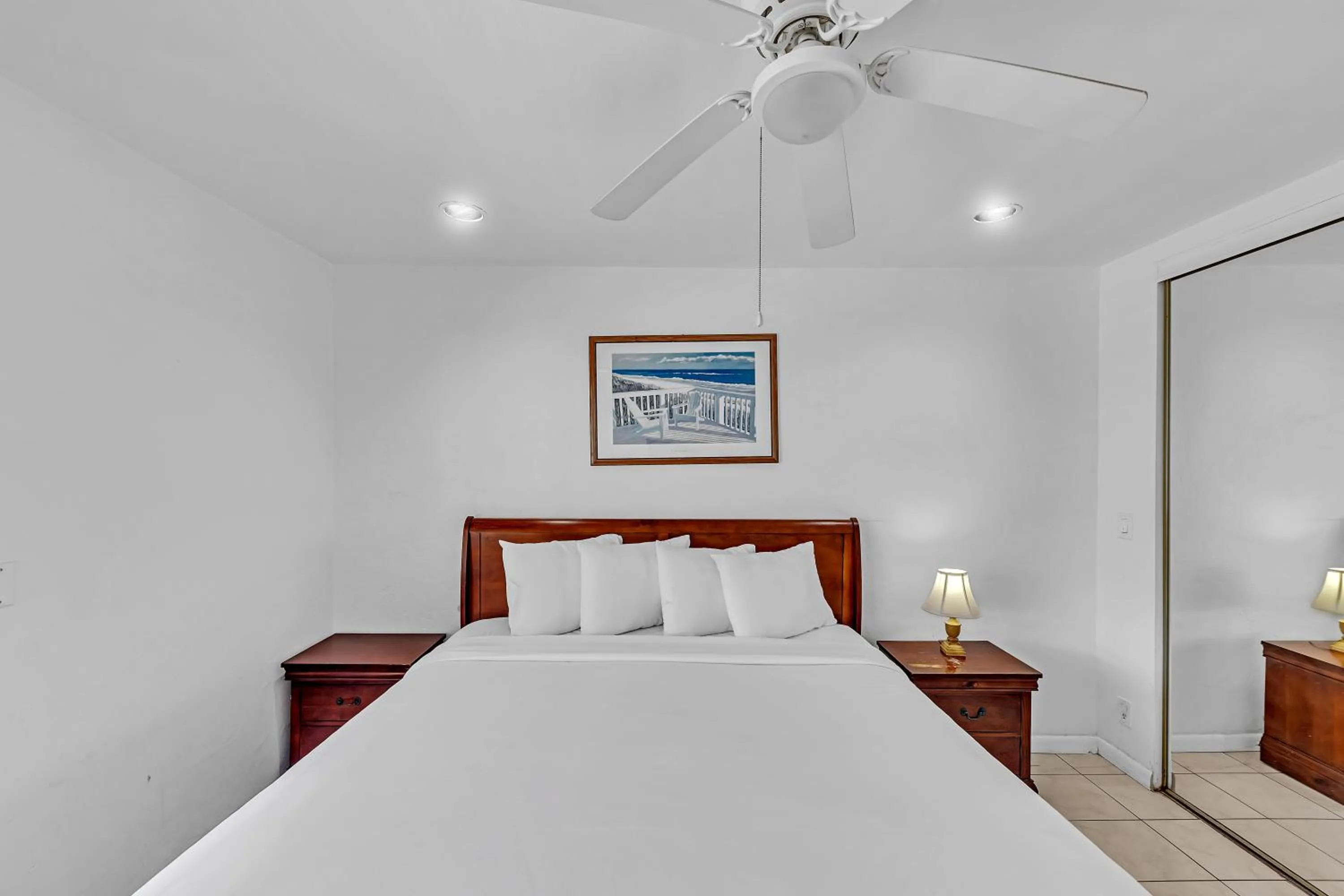 Bedroom, Bed in The Sunrise