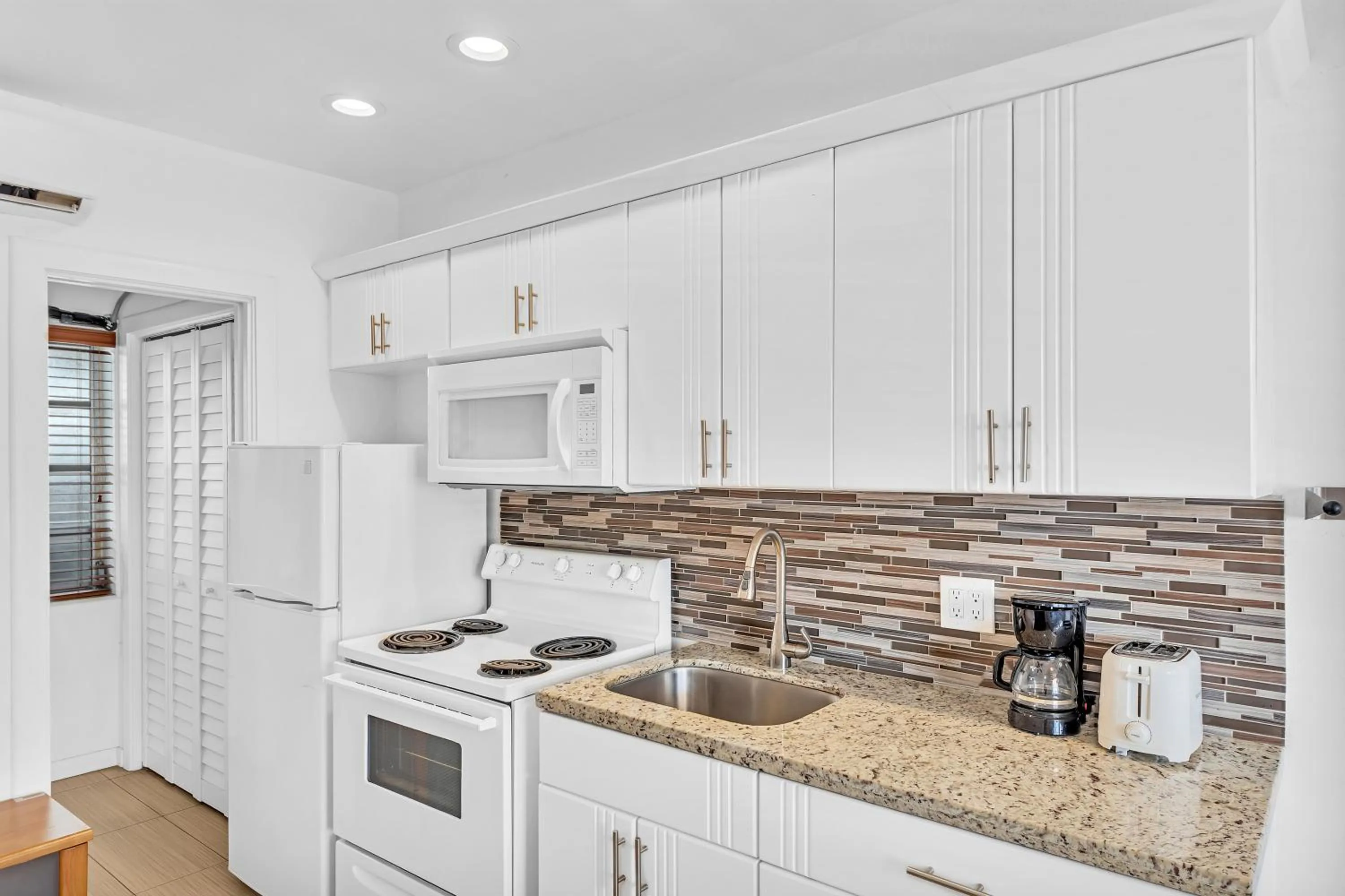 Kitchen or kitchenette in The Sunrise